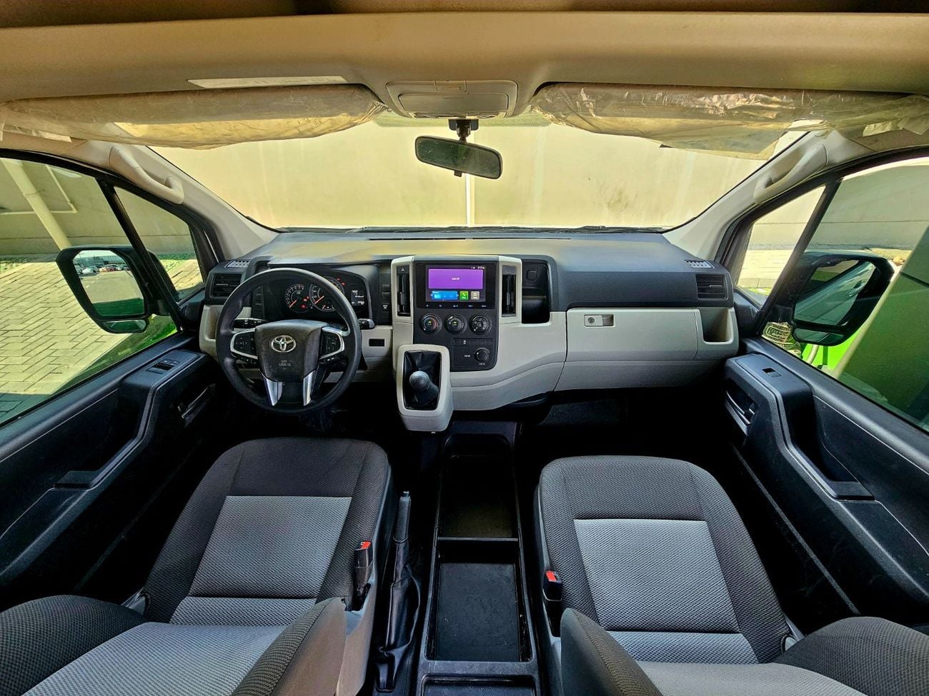 Toyota Hiace PASSENGER PATROL/ 3.5L V6 MANUAL