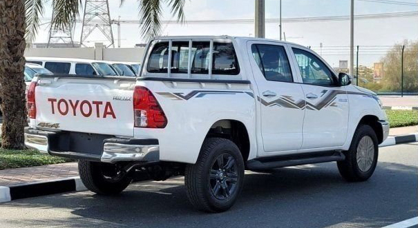 TOYOTA HILUX 2.7L PETROL AUTOMATIC