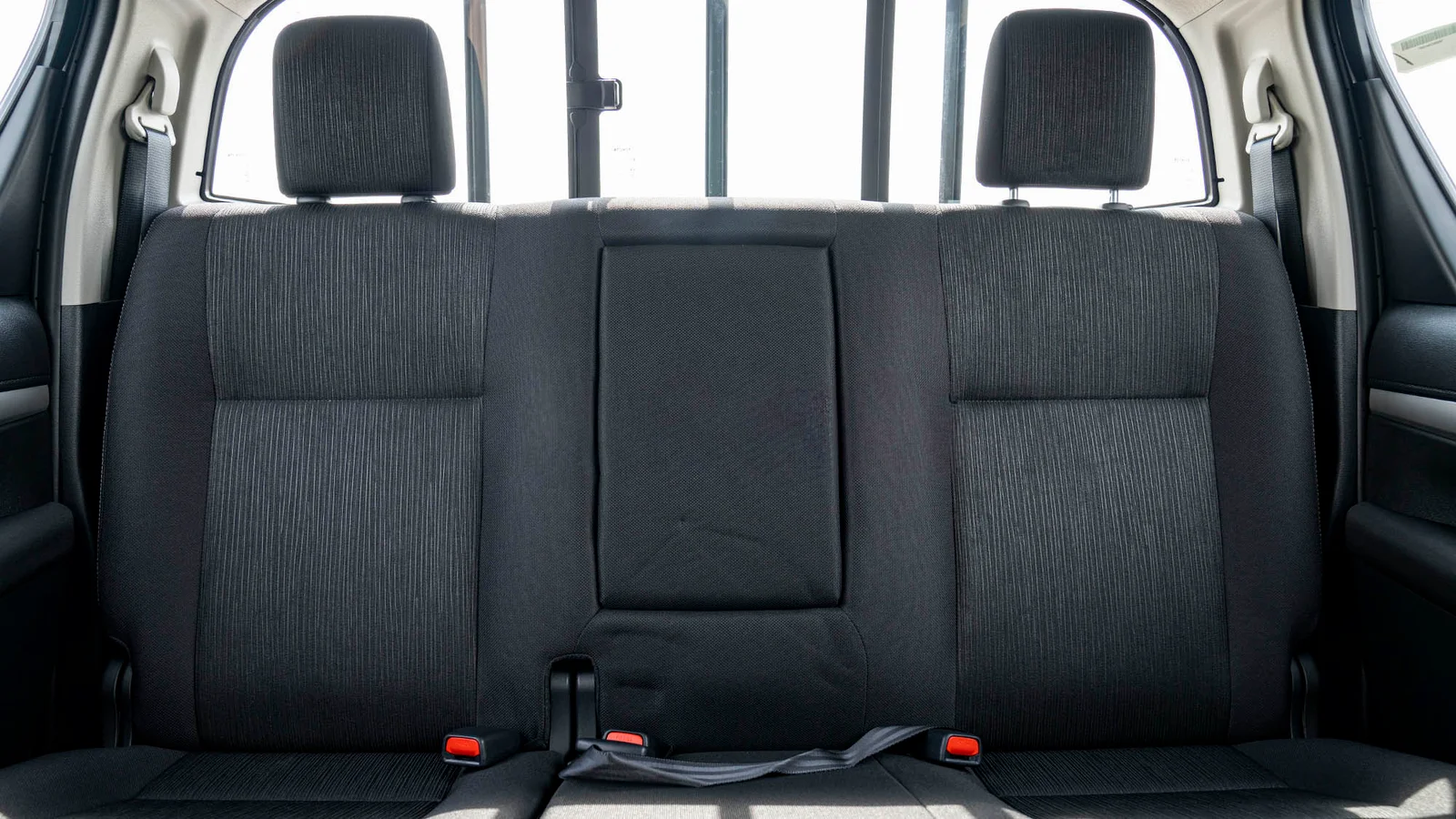 TOYOTA HILUX DC 2.4D AT 4X4 MY2025 - MID OPTION