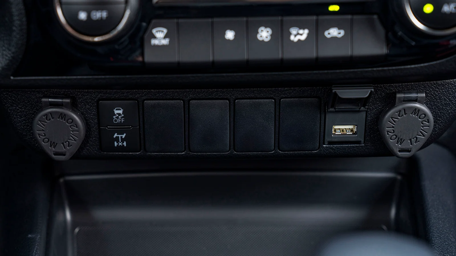 TOYOTA HILUX DC 2.4D AT 4X4 MY2025 - MID OPTION