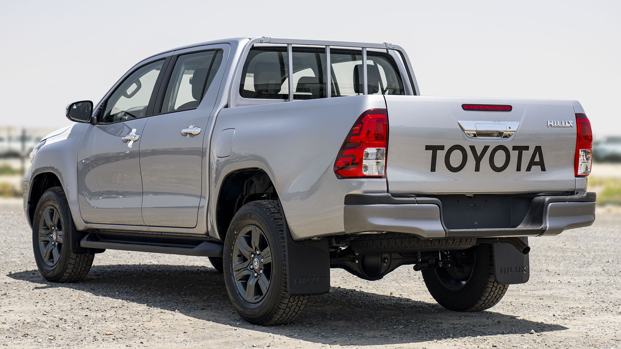 TOYOTA HILUX DC 2.4D AT 4X4 _ SILEVR