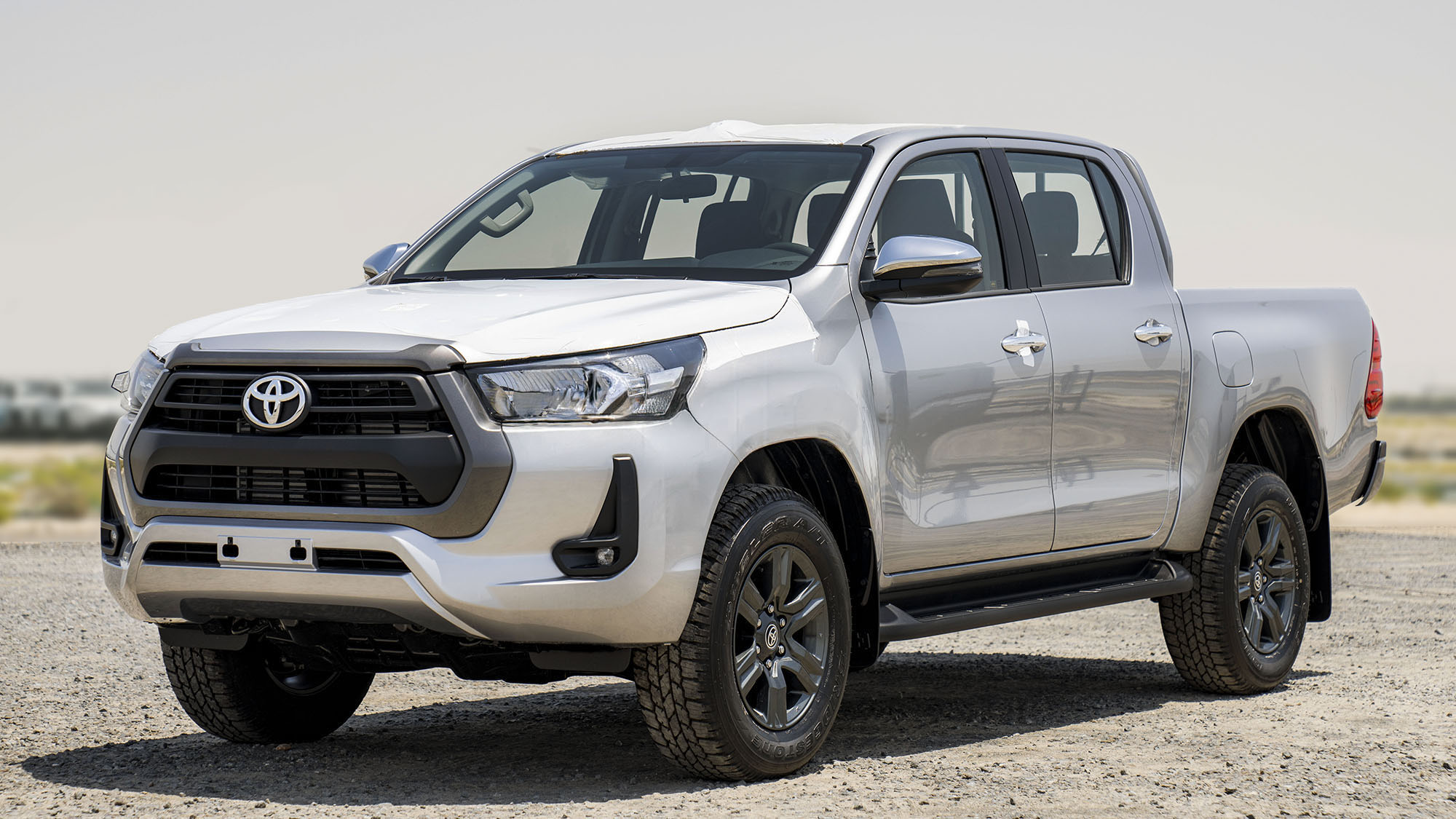 TOYOTA HILUX DC 2.4D AT 4X4 _ SILEVR