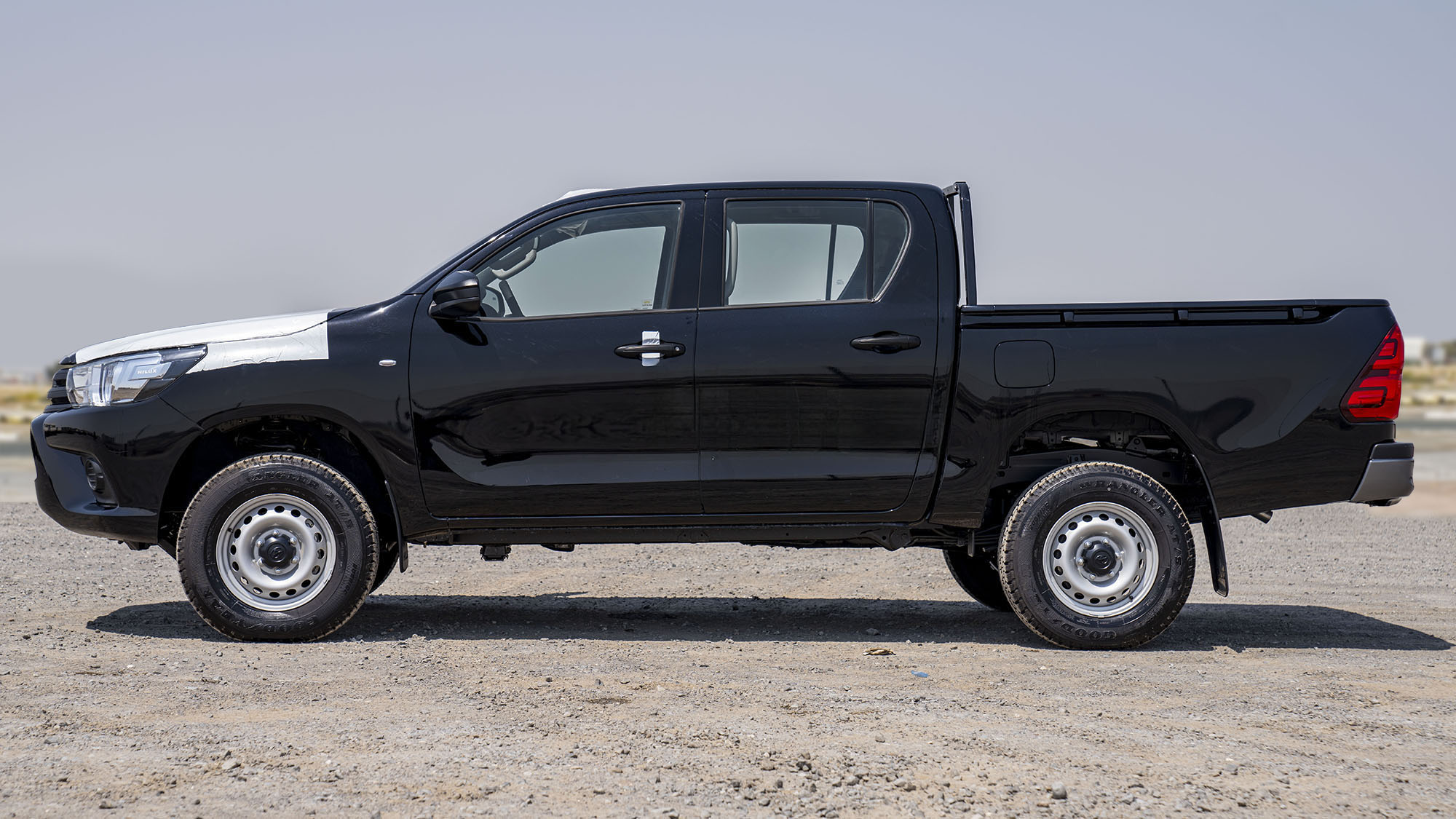  TOYOTA HILUX DC 2.4D MT 4X4 P.WINDOW_ BLACK