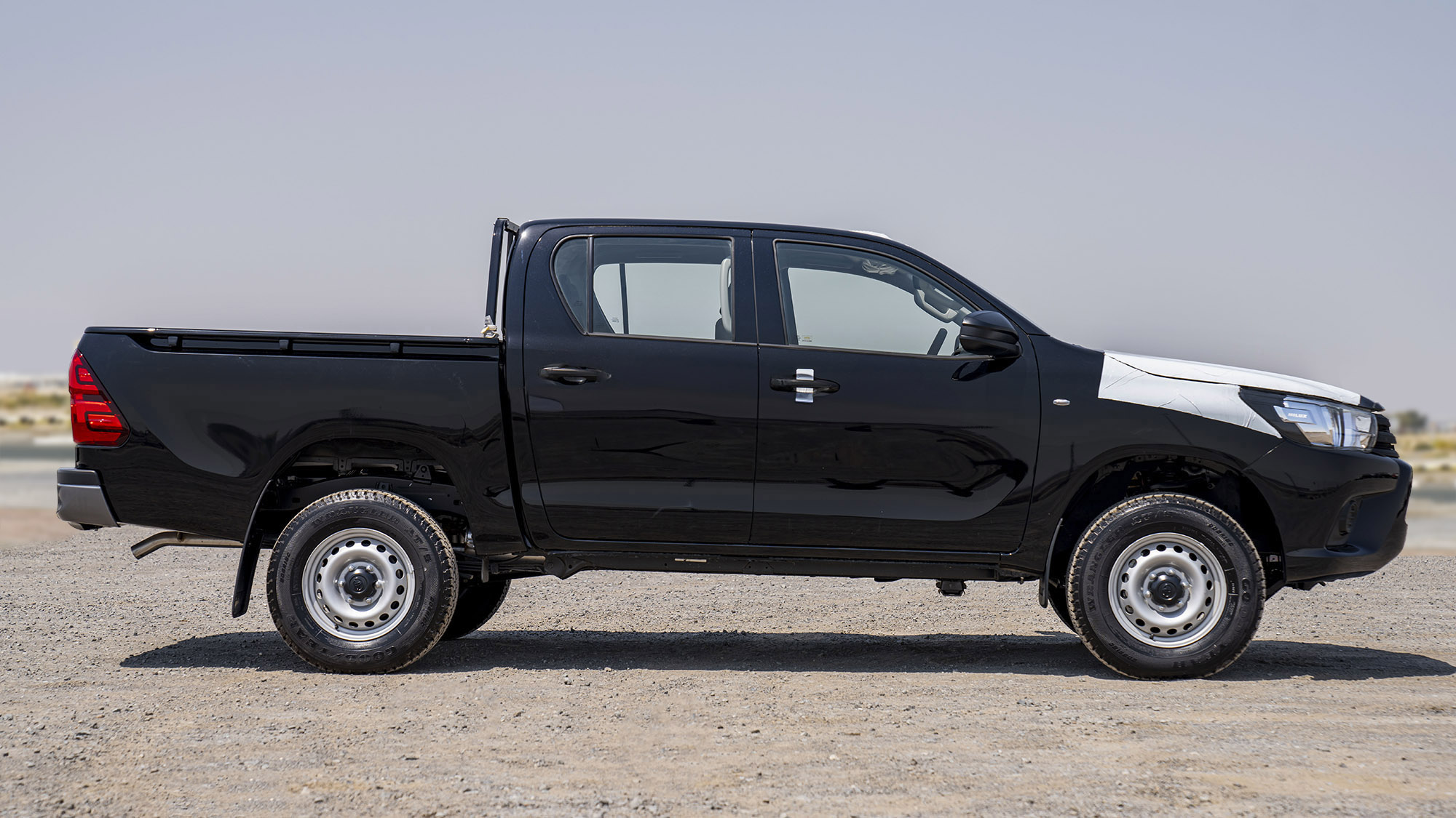  TOYOTA HILUX DC 2.4D MT 4X4 P.WINDOW_ BLACK