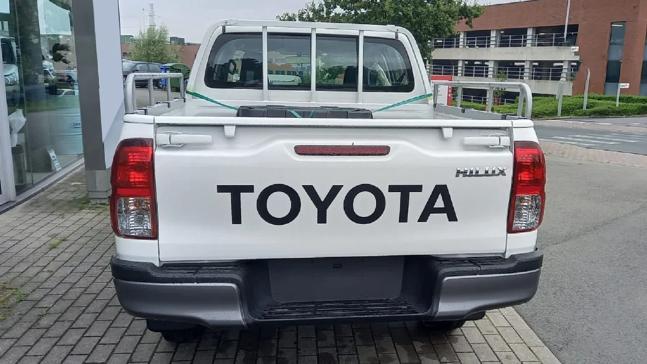 TOYOTA HILUX DC 3.0D MT 4X4 MY2025