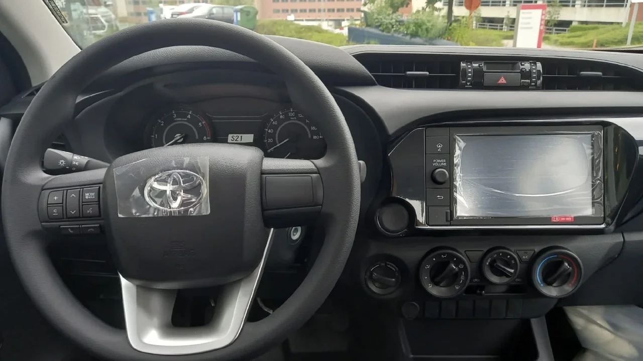 TOYOTA HILUX DC 3.0D MT 4X4 MY2025