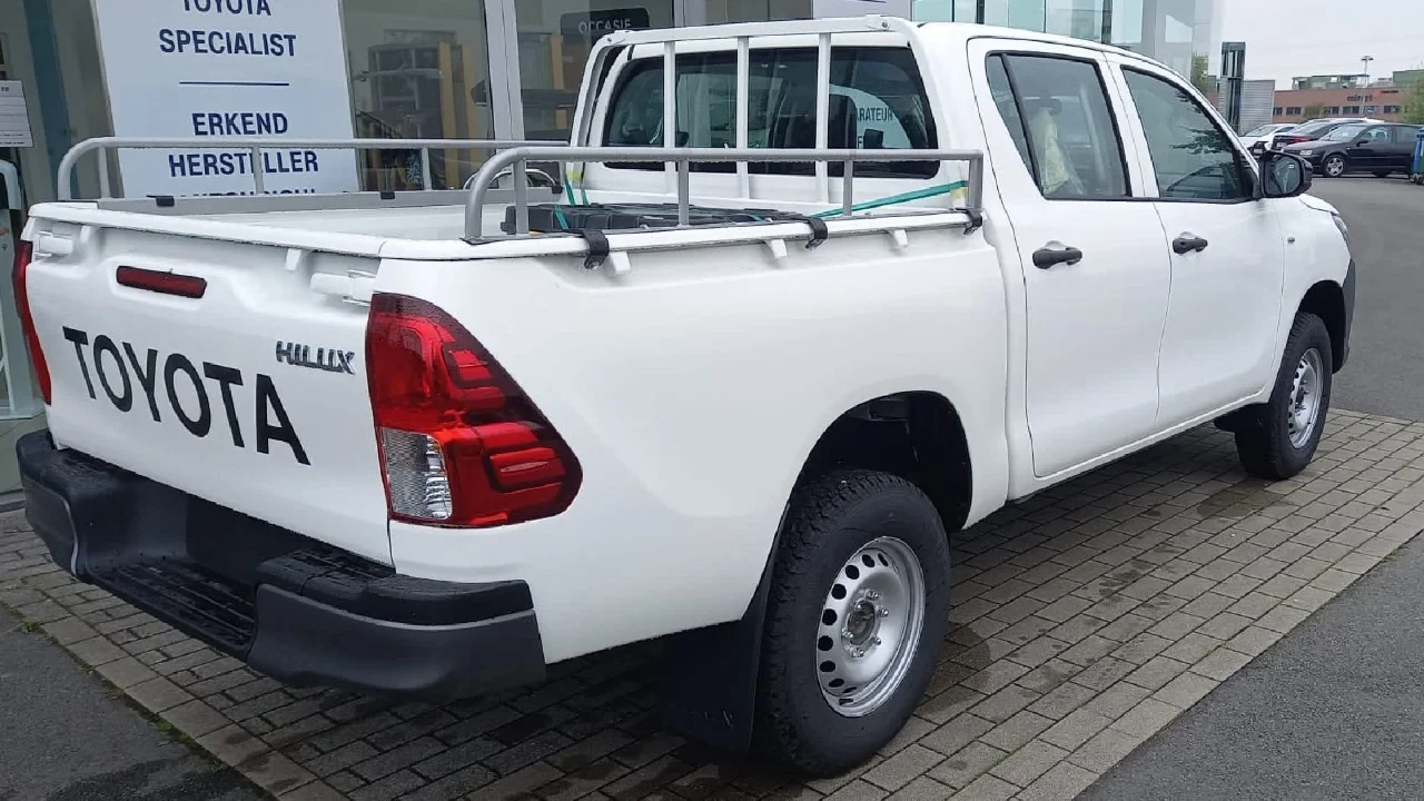 TOYOTA HILUX DC 3.0D MT 4X4 MY2025