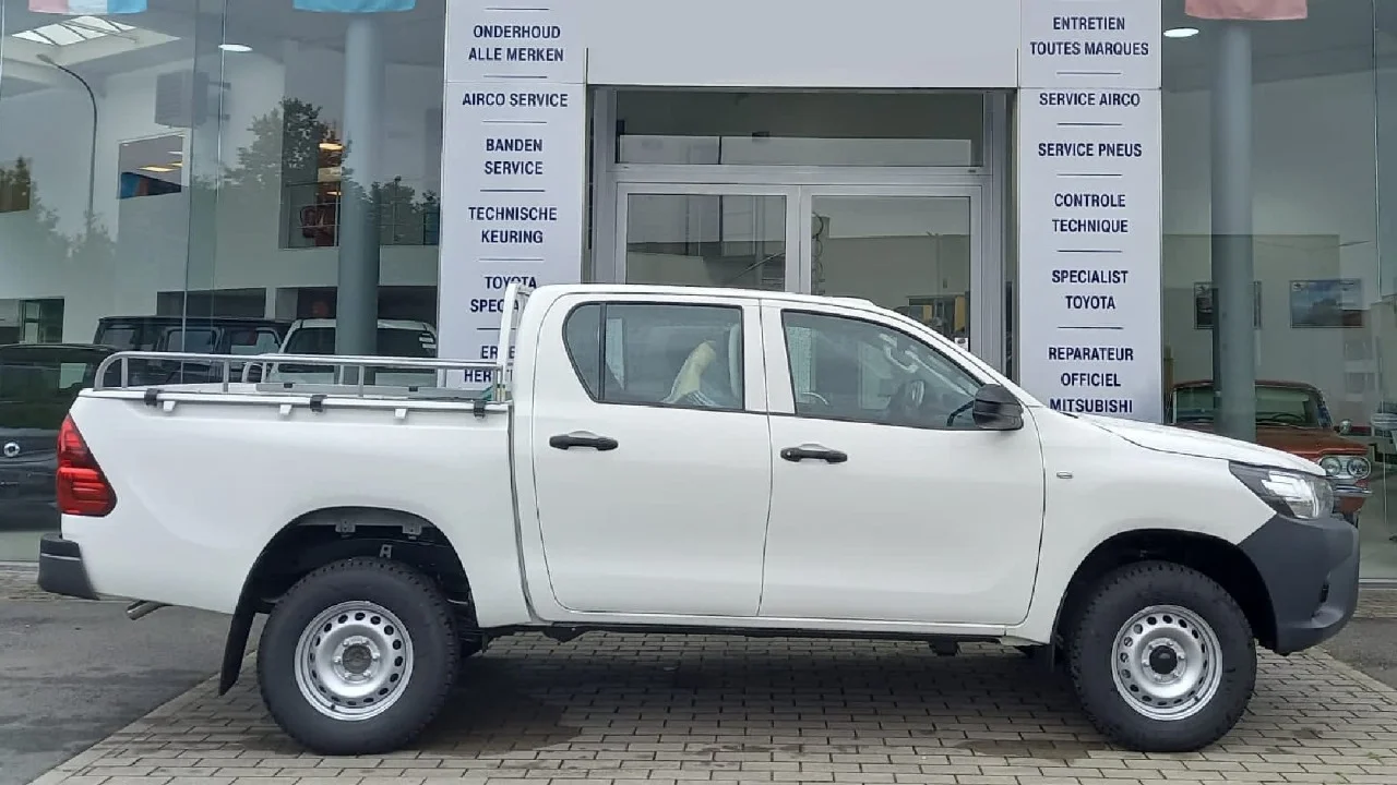 TOYOTA HILUX DC 3.0D MT 4X4 MY2025