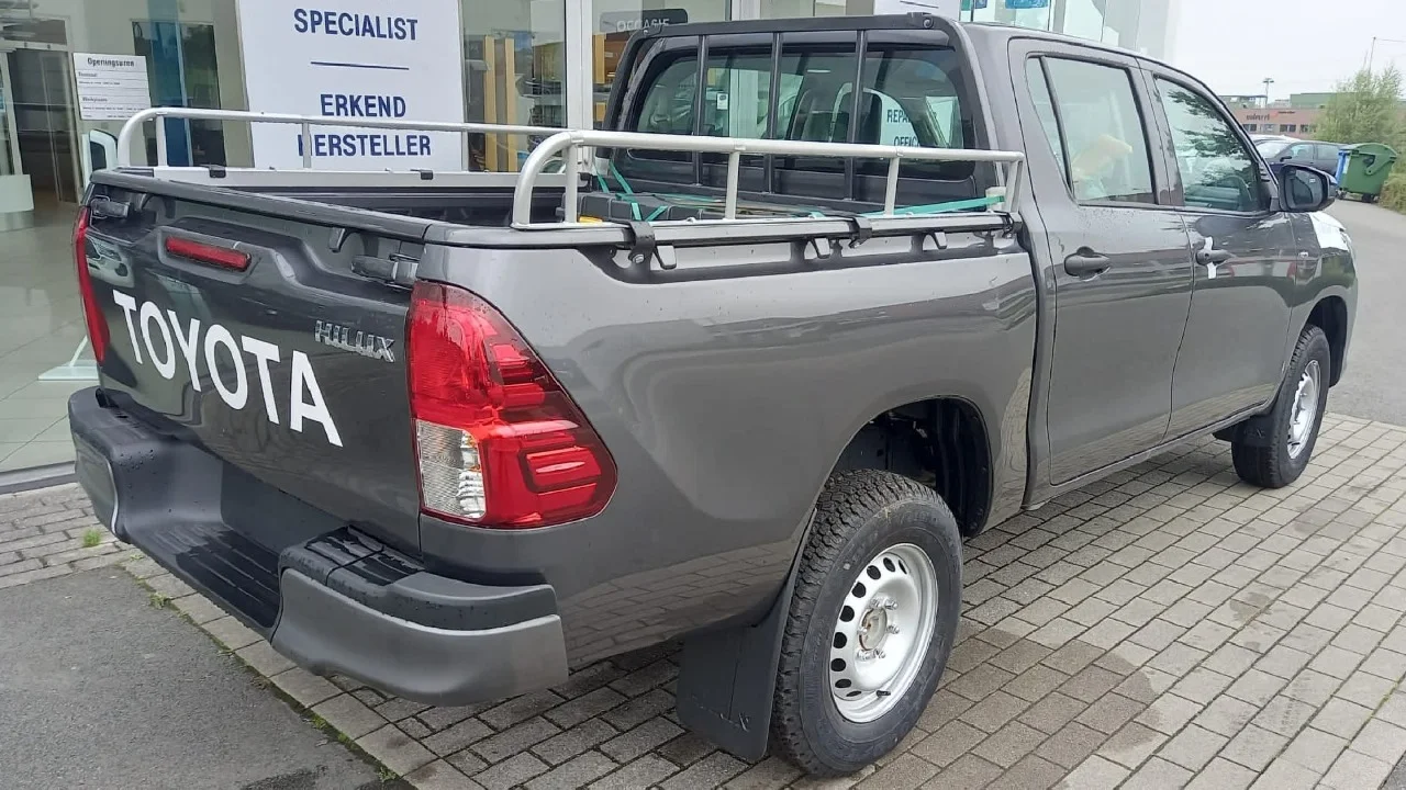 TOYOTA HILUX DC 3.0D MT 4X4 MY2025