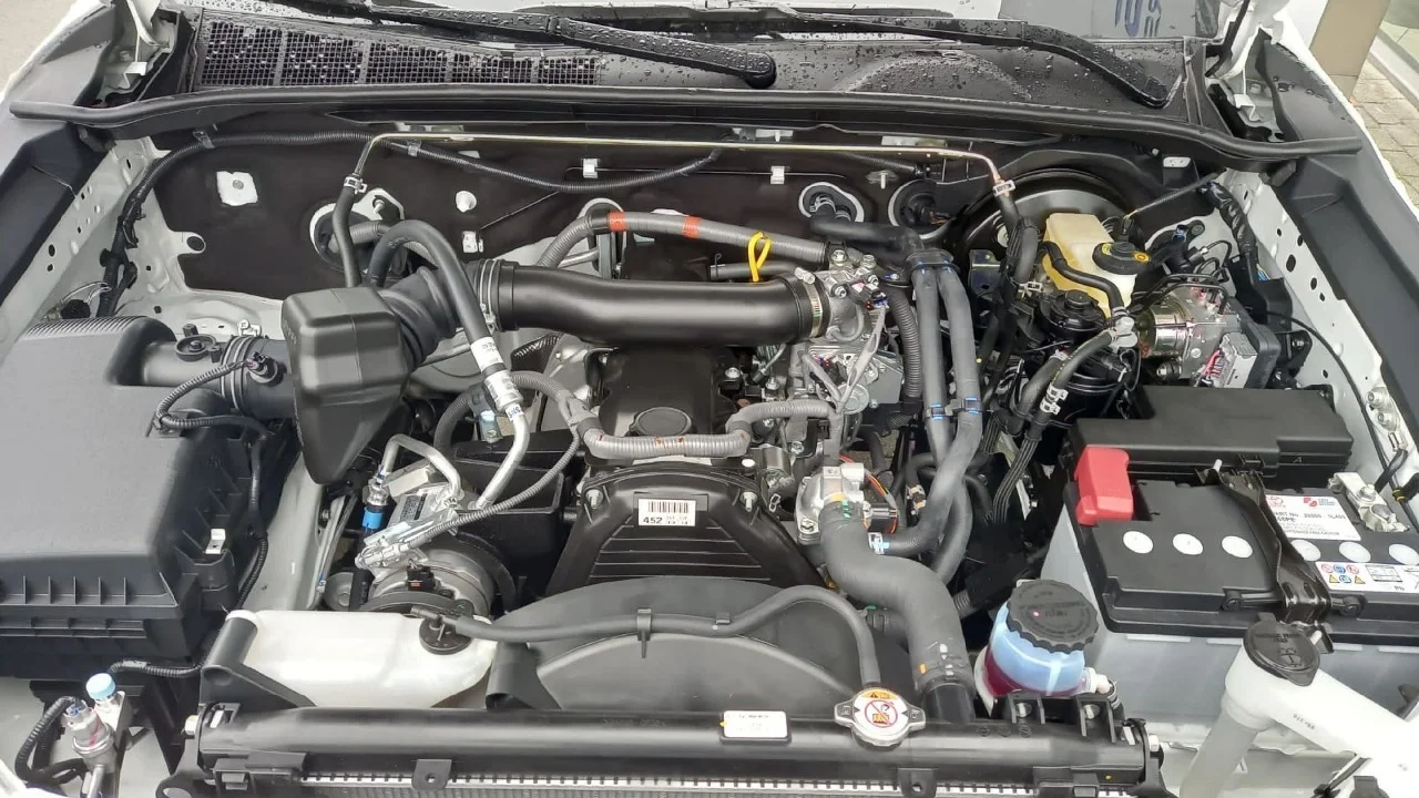 TOYOTA HILUX DC 3.0D MT 4X4 MY2025