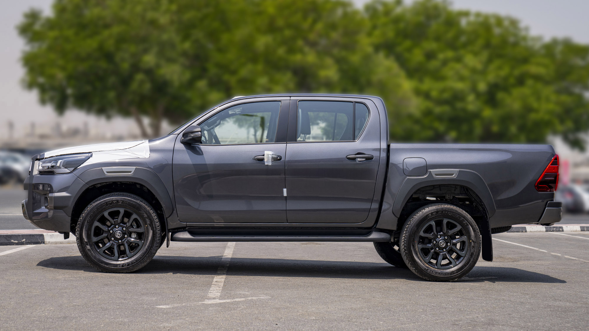 TOYOTA HILUX DC ADVENTURE 2.8D AT 4X4 - GRAY