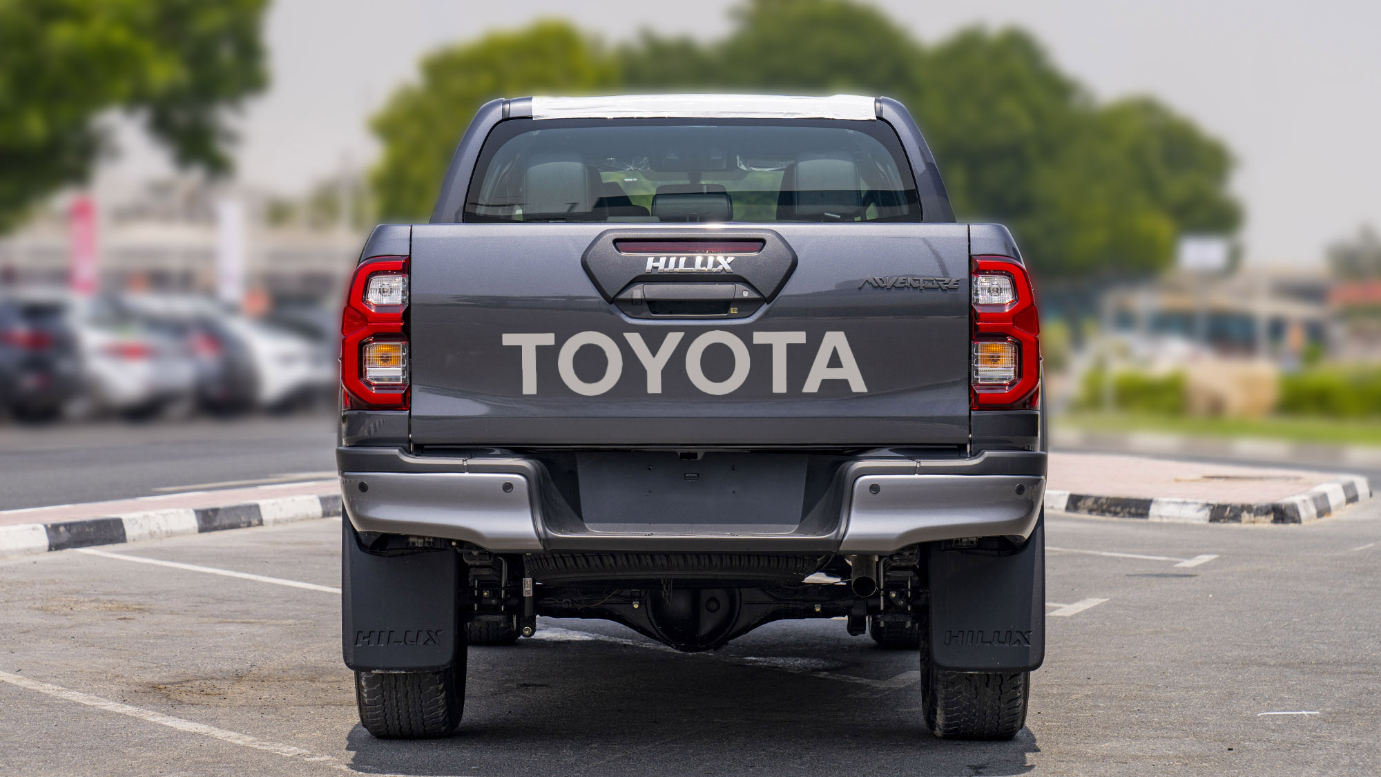 TOYOTA HILUX DC ADVENTURE 2.8D AT 4X4 - GRAY