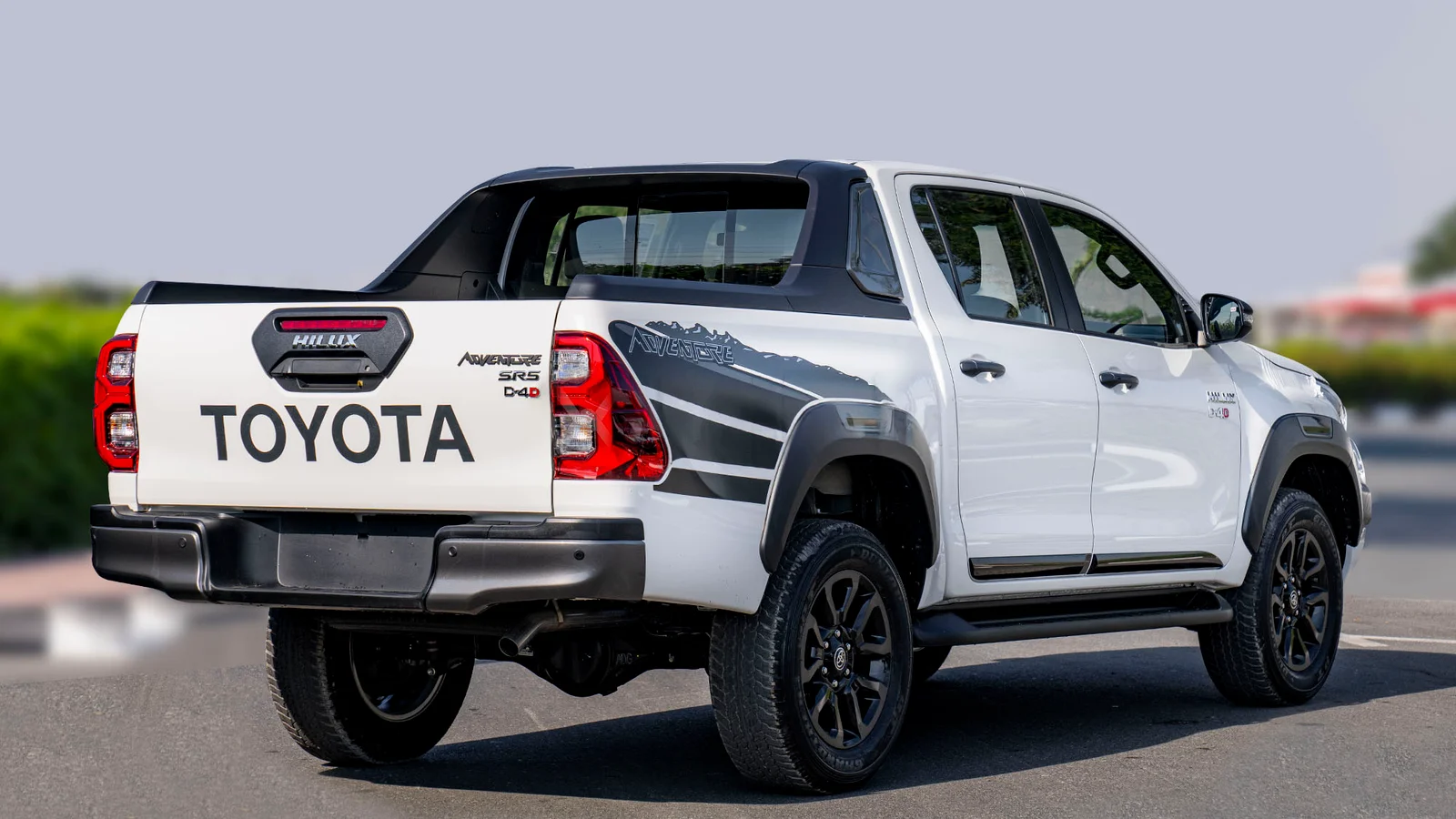 TOYOTA HILUX DC ADVENTURE 2.8D AT 4X4 MY2025 – WHIT