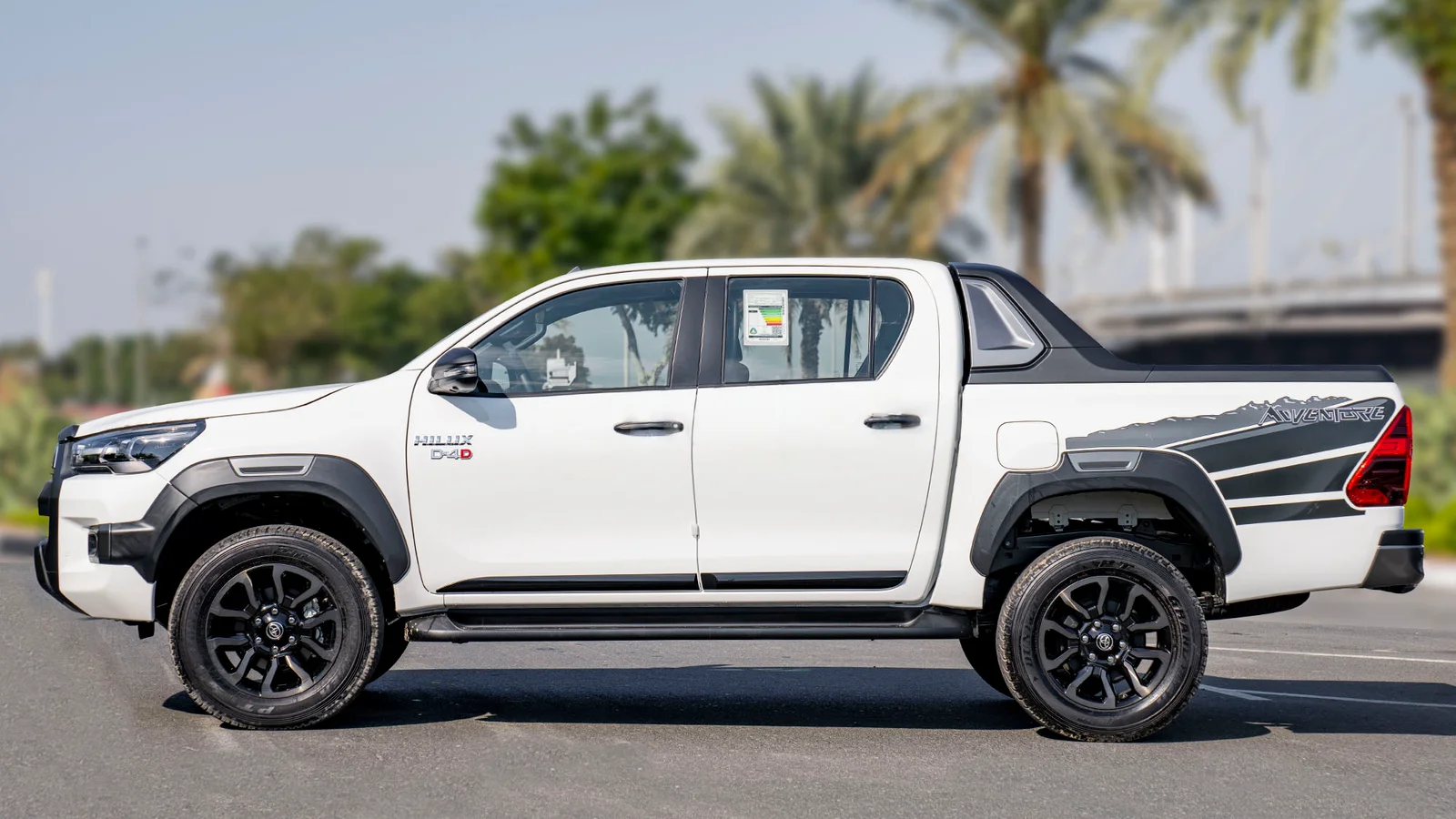 TOYOTA HILUX DC ADVENTURE 2.8D AT 4X4 MY2025 – WHIT