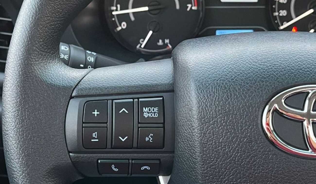 Toyota HILUX SC 2.7L 4X4