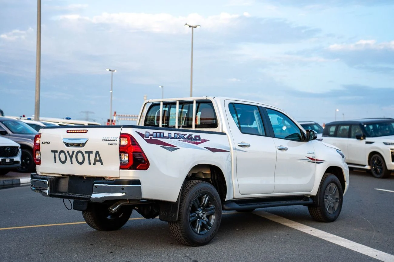 Toyota Hilux SR5 D/C (4.0 L) 4X4 2026
