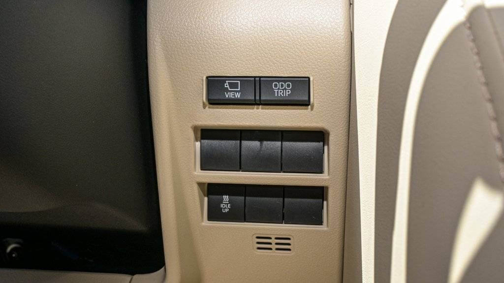 TOYOTA LAND CRUISER 3.3L VXR, DIESEL TWIN TURBO, AT _ black