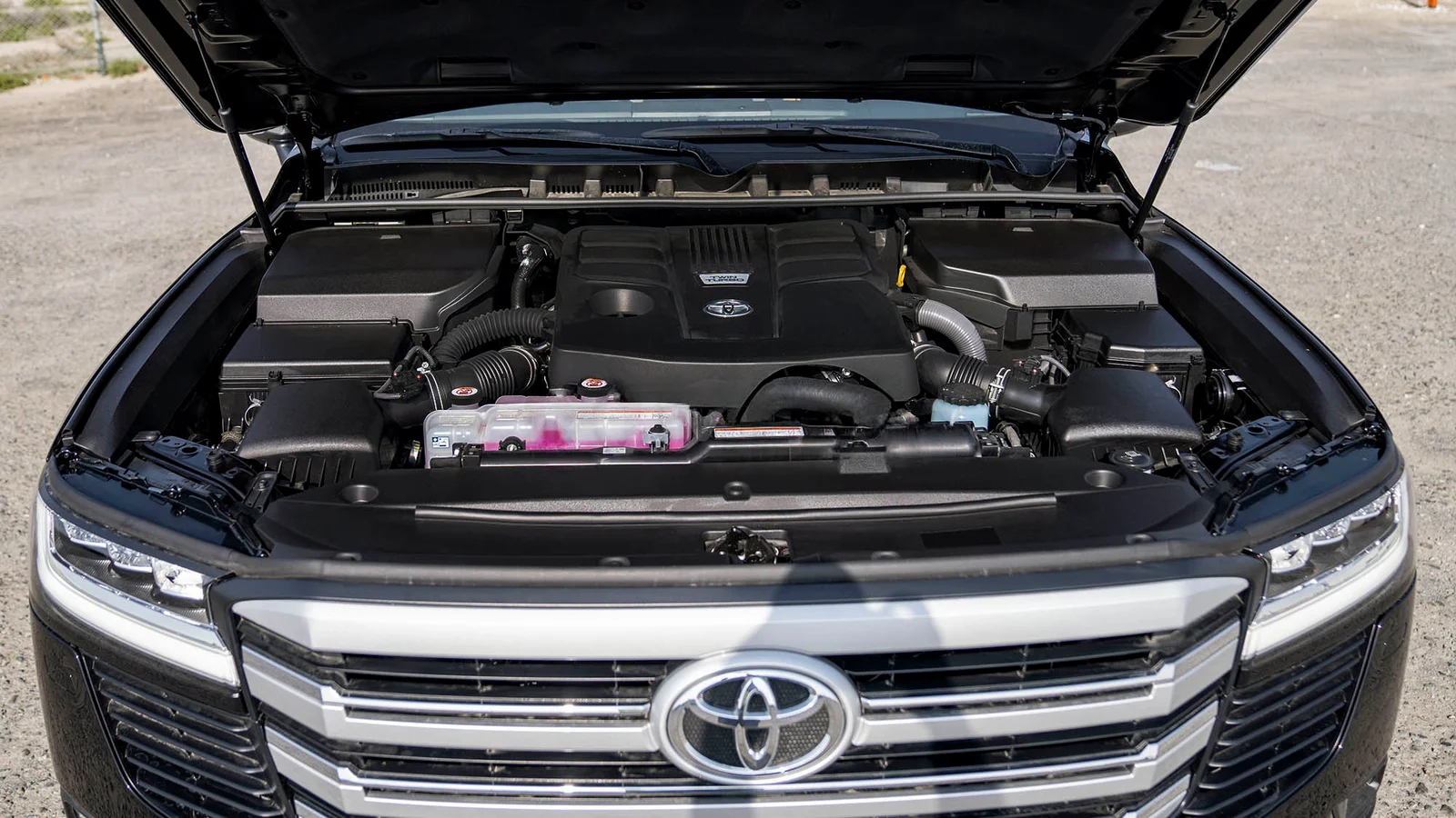 TOYOTA LAND CRUISER 300 VX 3.5L HYBRID AT MY2025