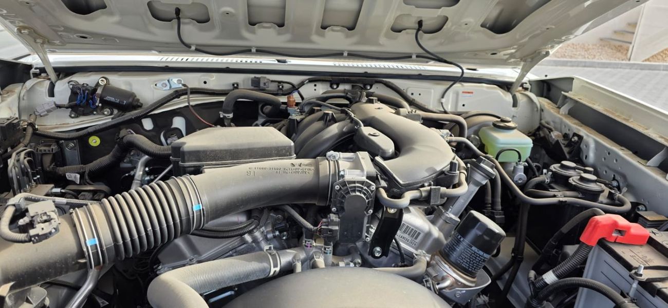 Toyota Land Cruiser 70 PETROL 2026 white