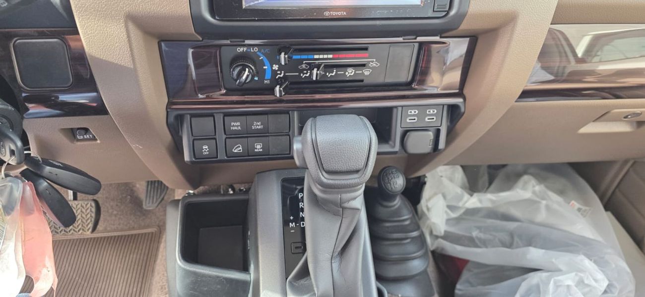 Toyota Land Cruiser 70 PETROL 2026 white