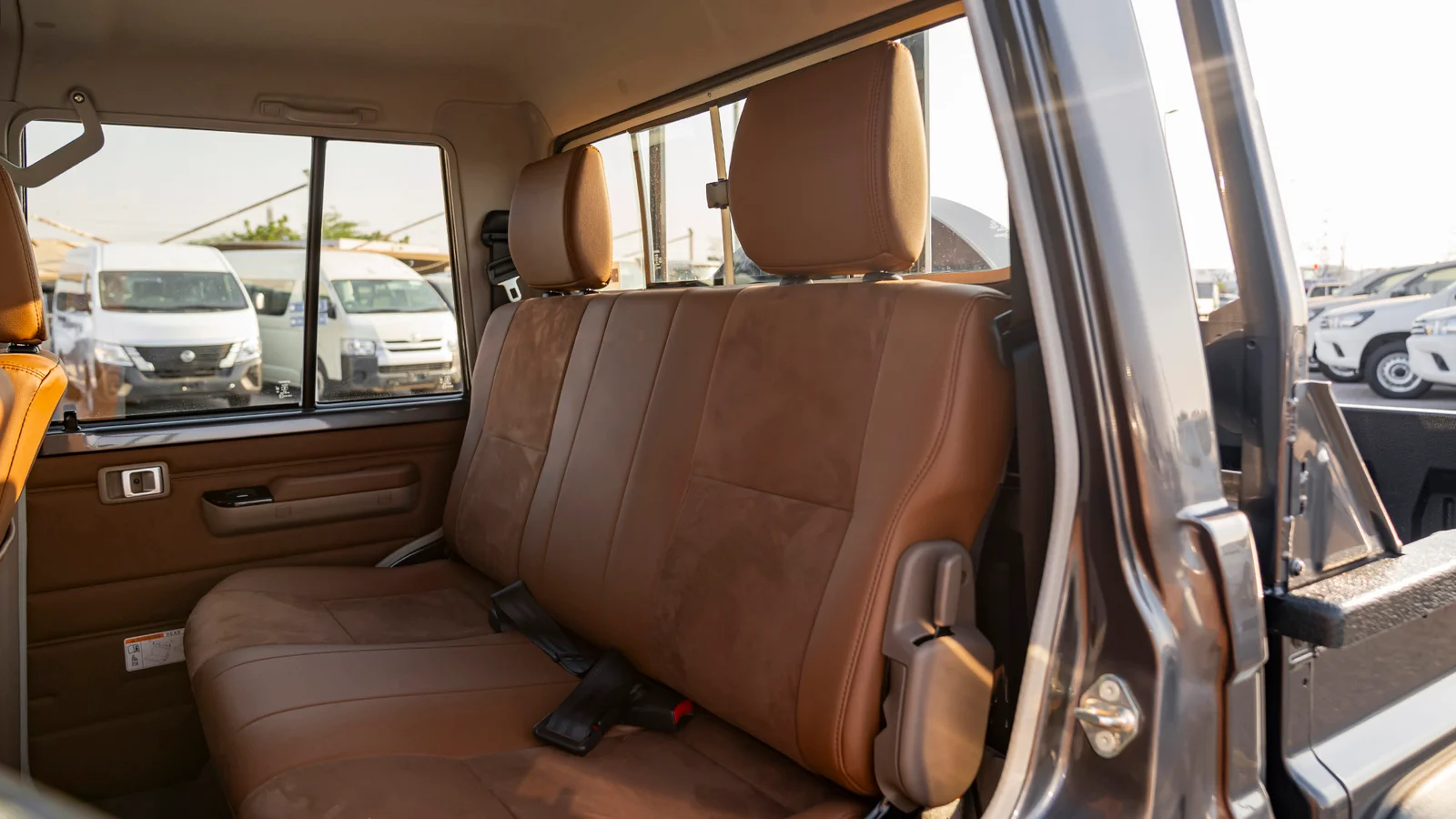 TOYOTA LAND CRUISER 79 DC 2.8D AT 4X4 MY2025 – GREY