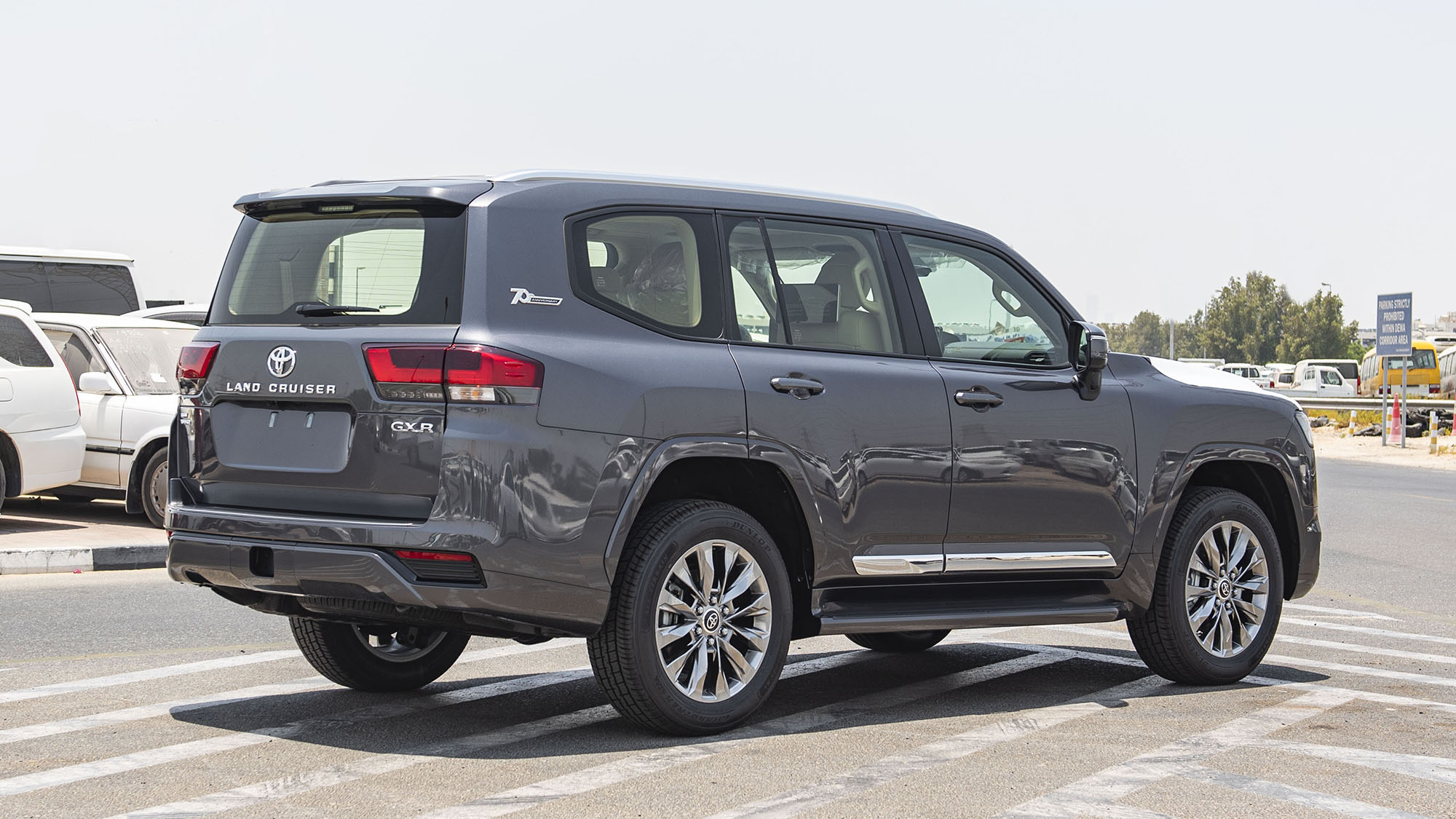 Toyota Land Cruiser GXR 3.5P AT  _ GRAY