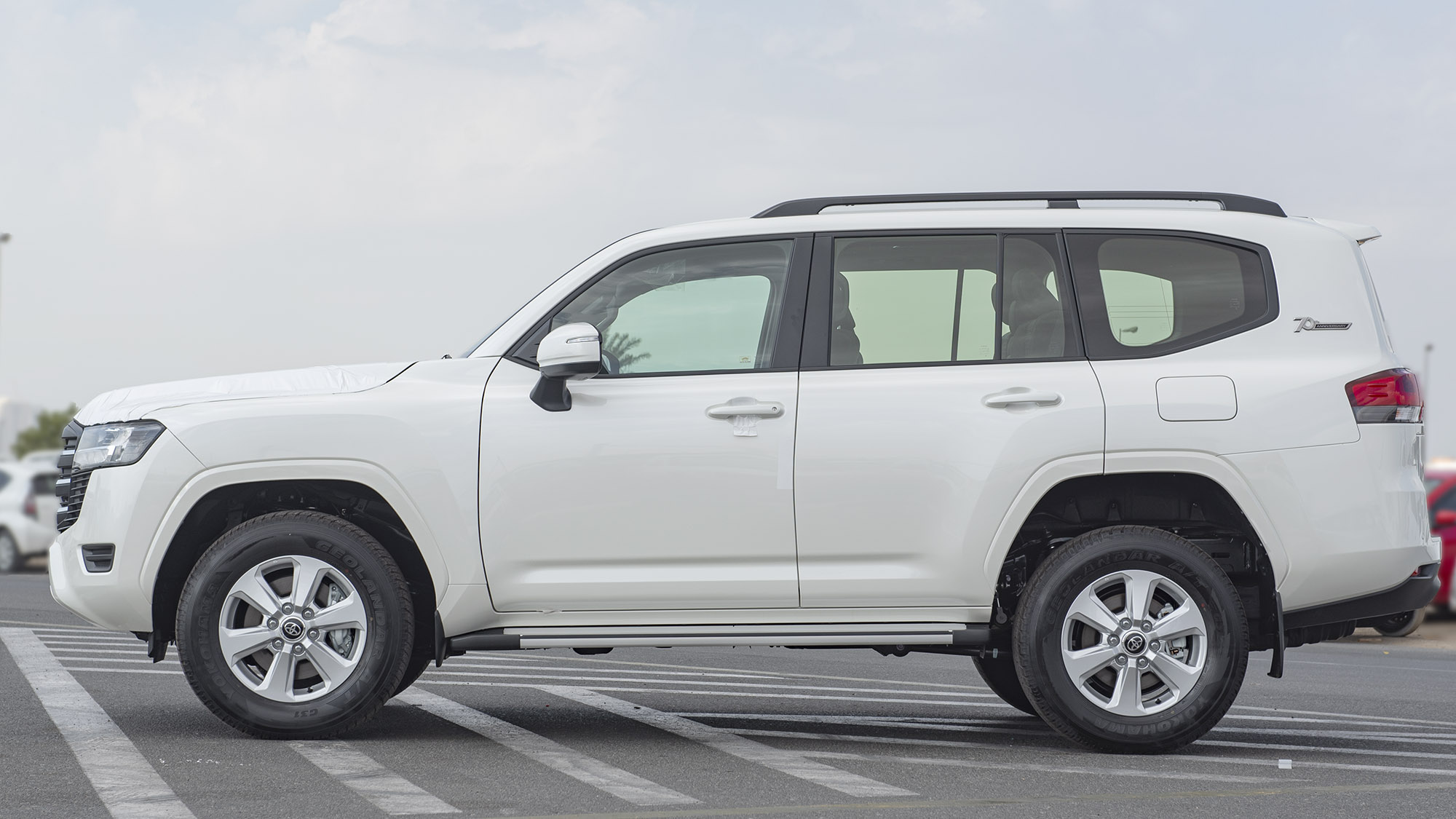 TOYOTA LAND CRUISER LC300 GXR 3.3D AT _ WHITE