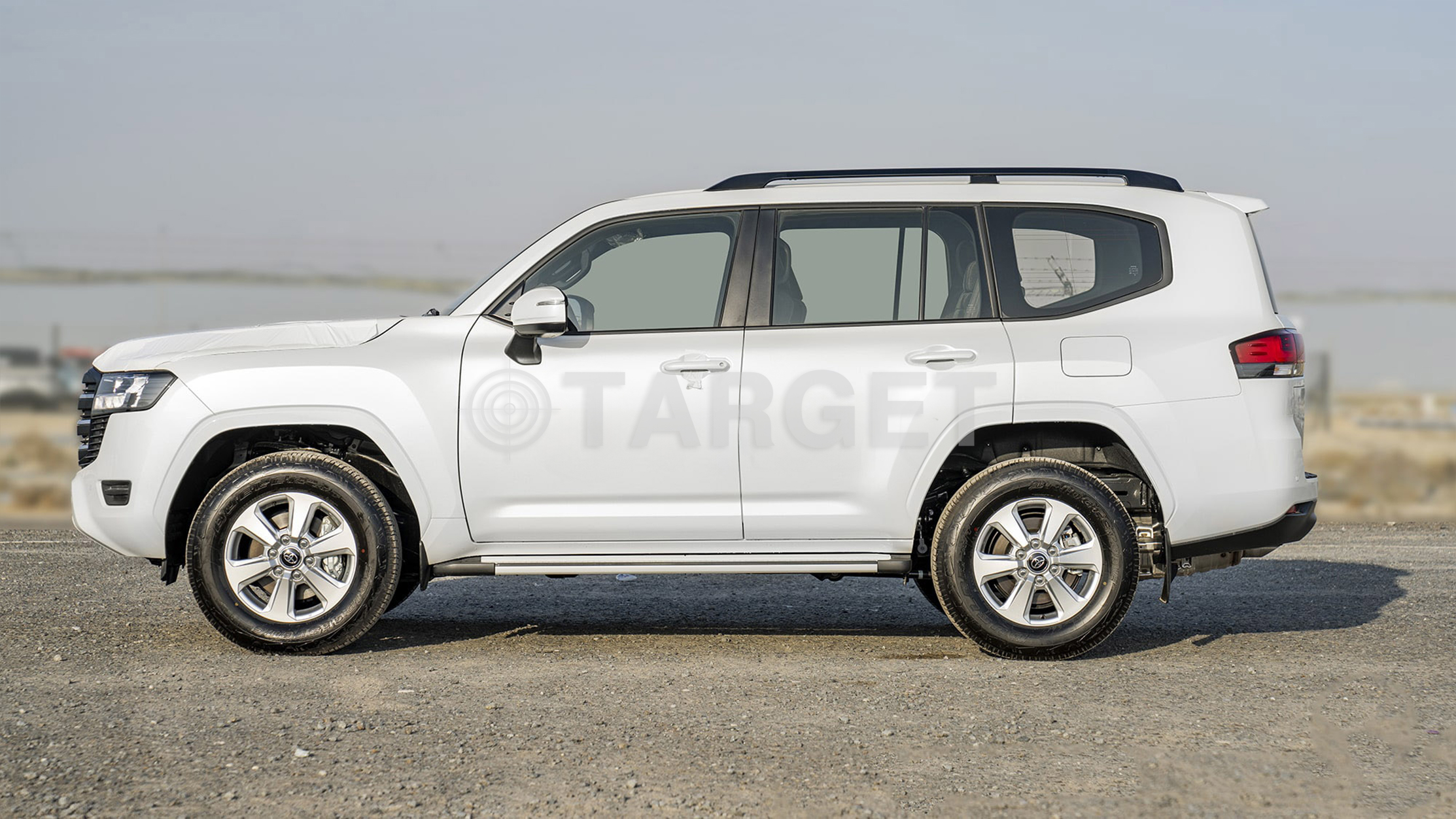 TOYOTA LAND CRUISER LC300 GXR 4.0P AT _ WHITE