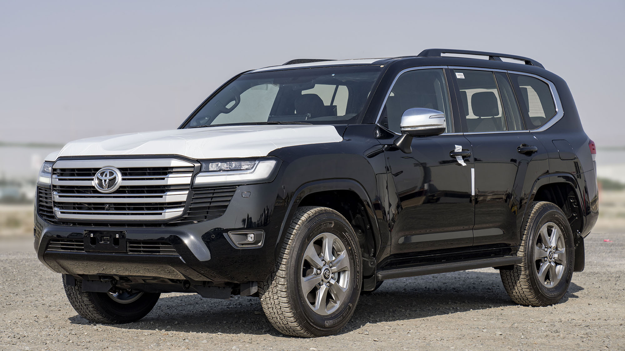 TOYOTA LAND CRUISER LC300 VX 3.5P AT _ black