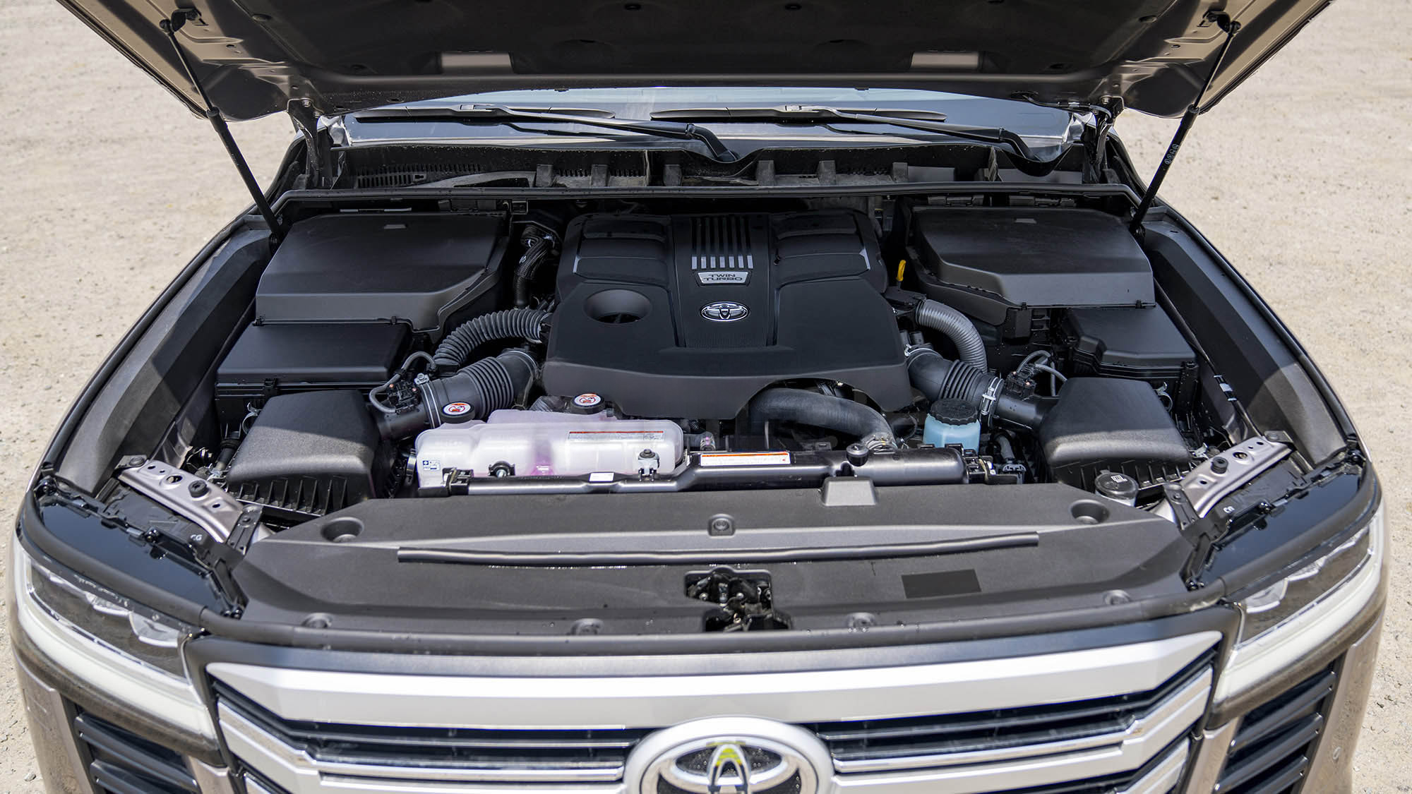 TOYOTA LAND CRUISER LC300 VXR 3.5P AT - BRONZE