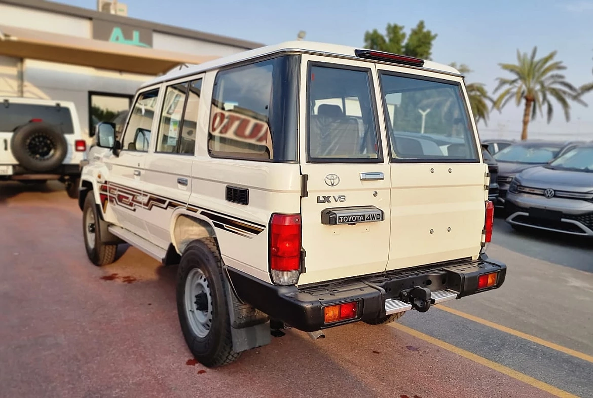 TOYOTA LAND CRUISER LC76 HARD TOP 4.5L DIESEL