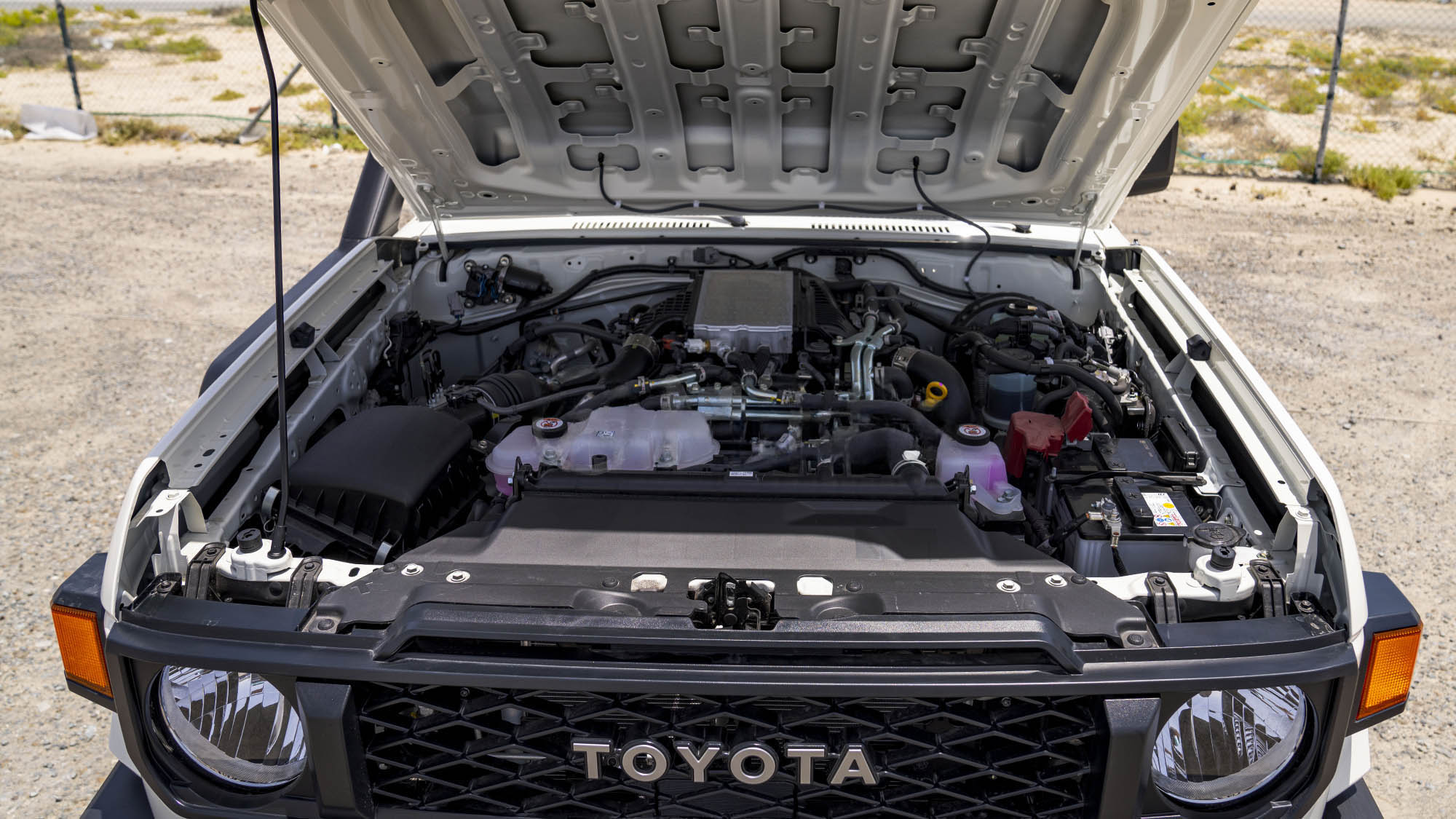TOYOTA LAND CRUISER LC78 2.8D AT
