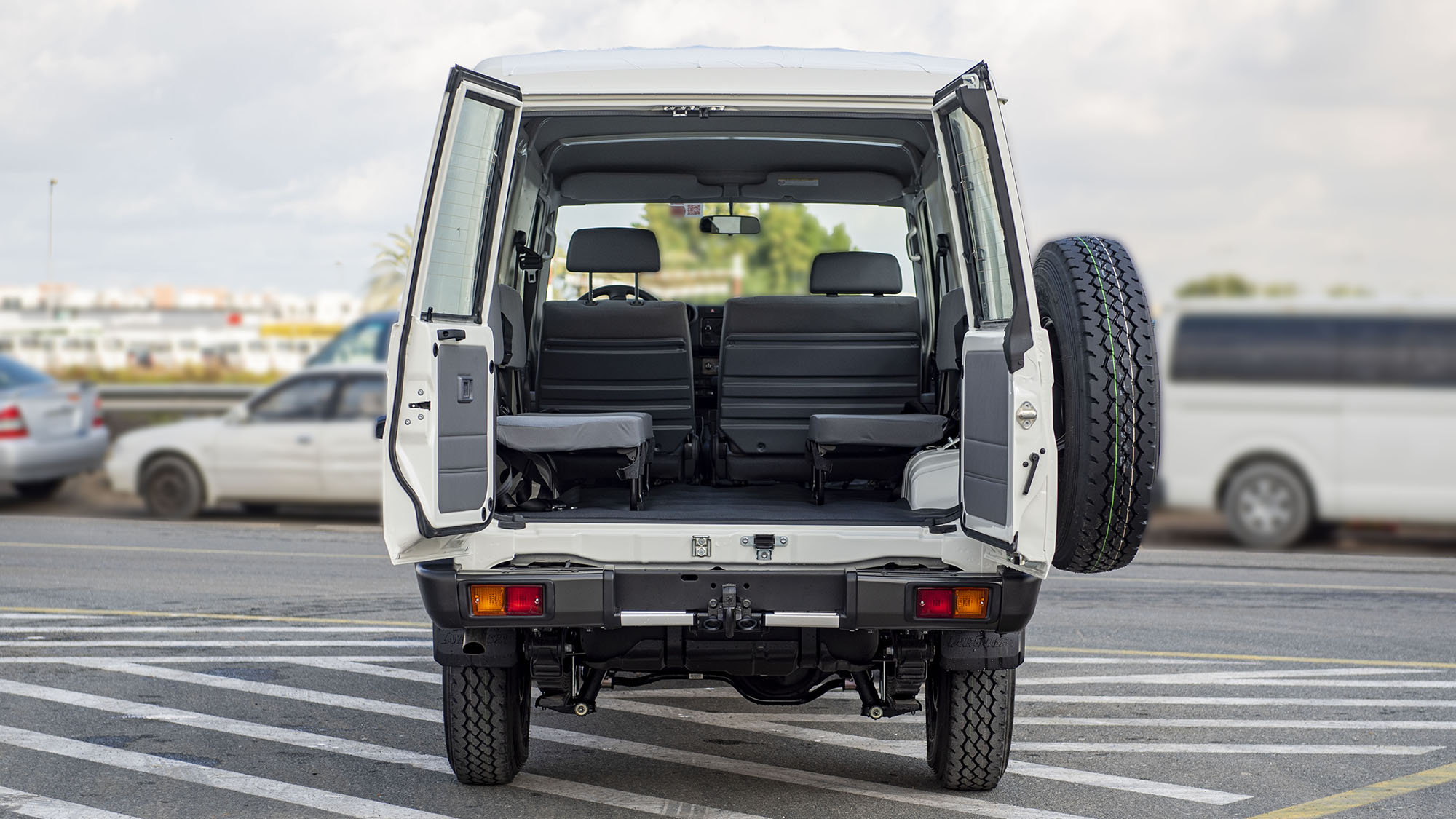 TOYOTA LAND CRUISER LC78 4.5D MT