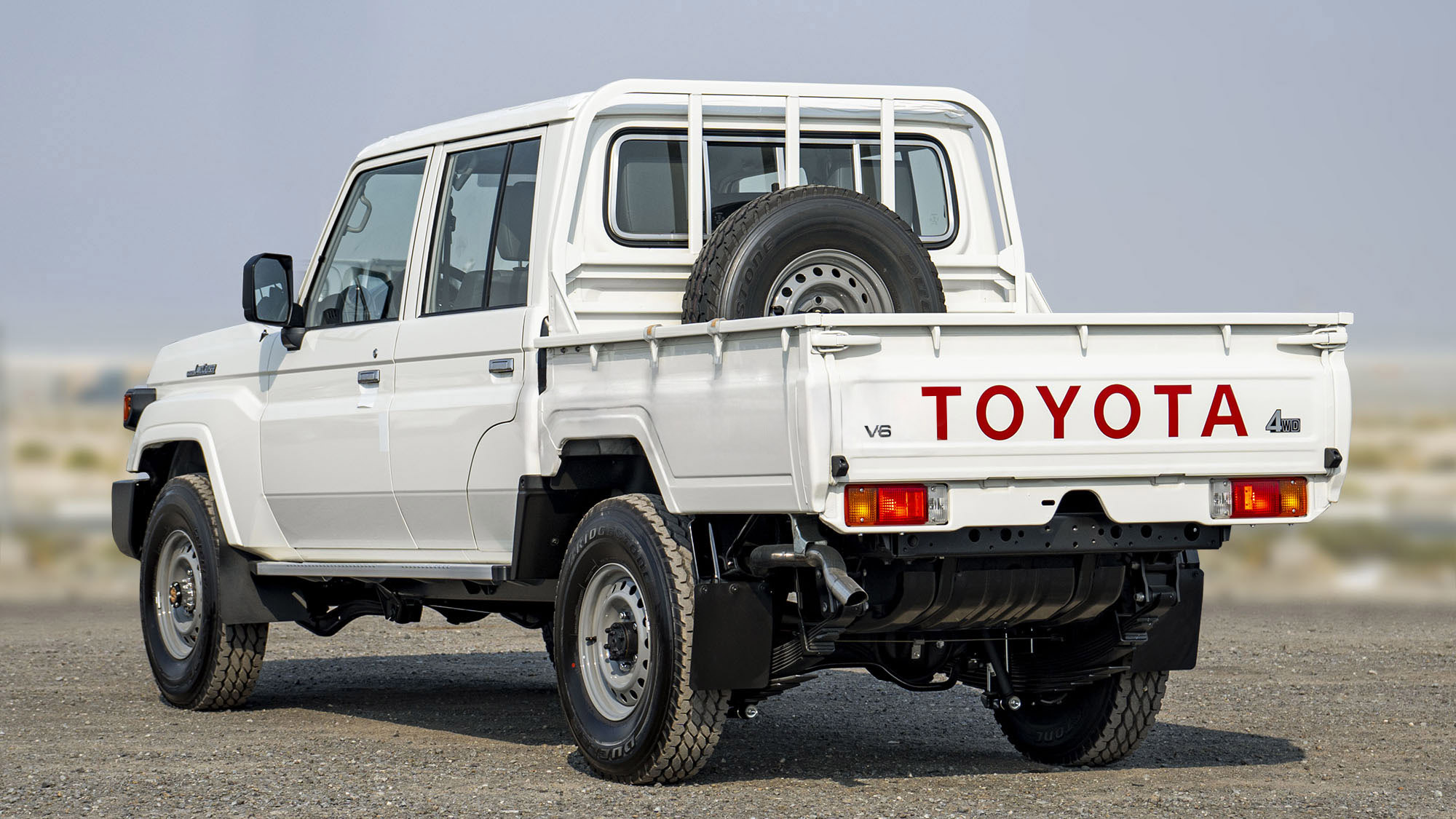 TOYOTA LAND CRUISER LC79 DC 4.0P MT _ WHITE