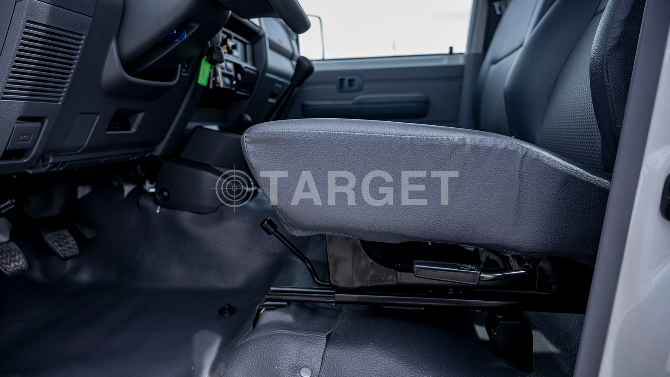 TOYOTA LAND CRUISER LC79DC 4.5D MT