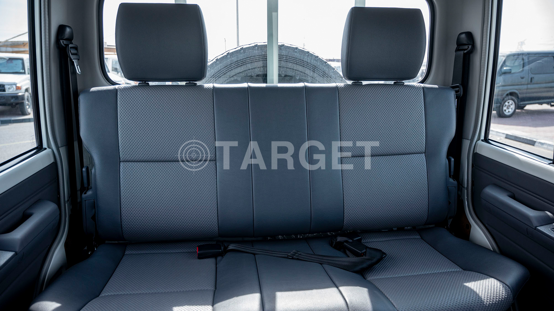 TOYOTA LAND CRUISER LC79DC 4.5D MT