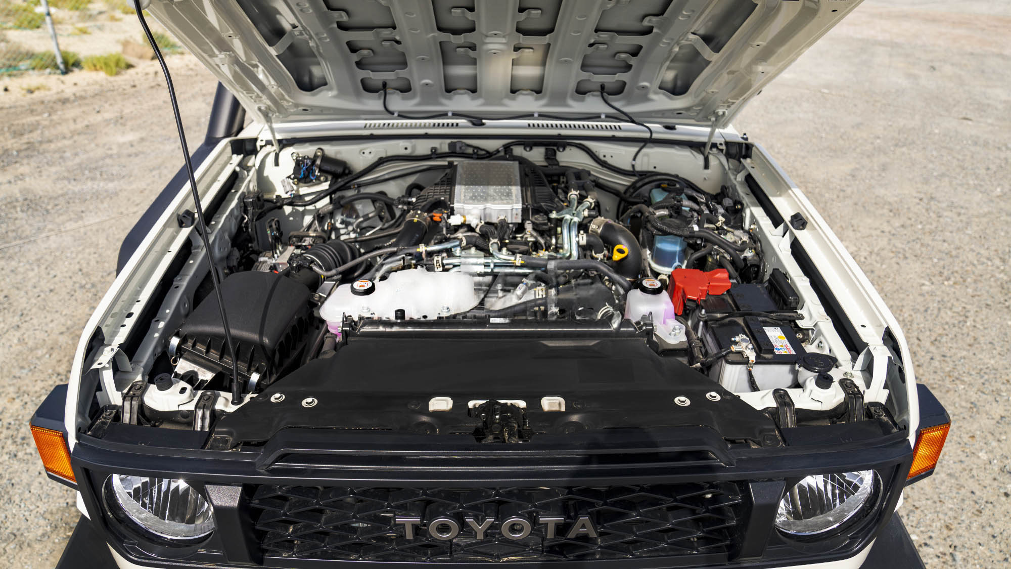 TOYOTA LAND CRUISER LC79SC 2.8D AT