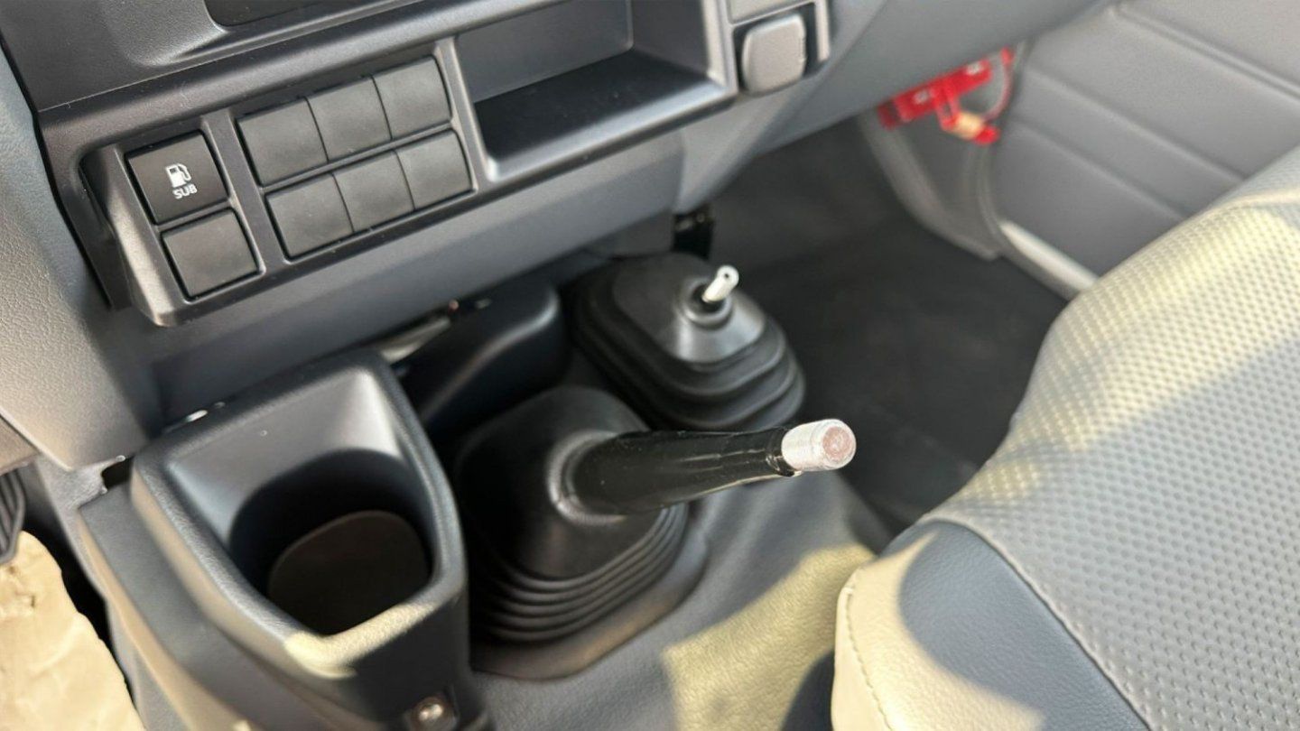 TOYOTA LAND CRUISER LC79SC 4.2D MT