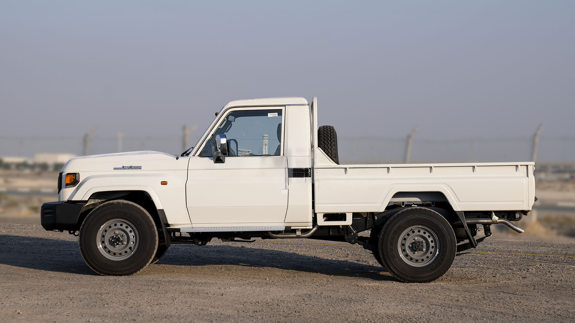TOYOTA LAND CRUISER LC79SC 4.5D MT _ WHITE
