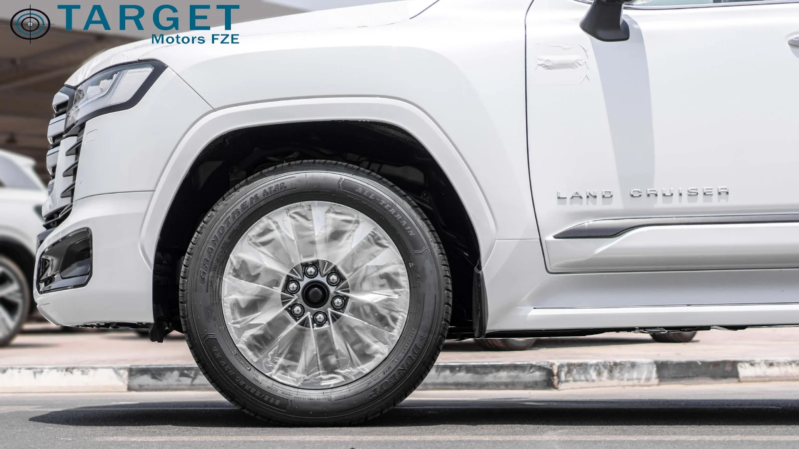 TOYOTA LAND CRUISER VXR 3.5 L AT HYBRID 2025