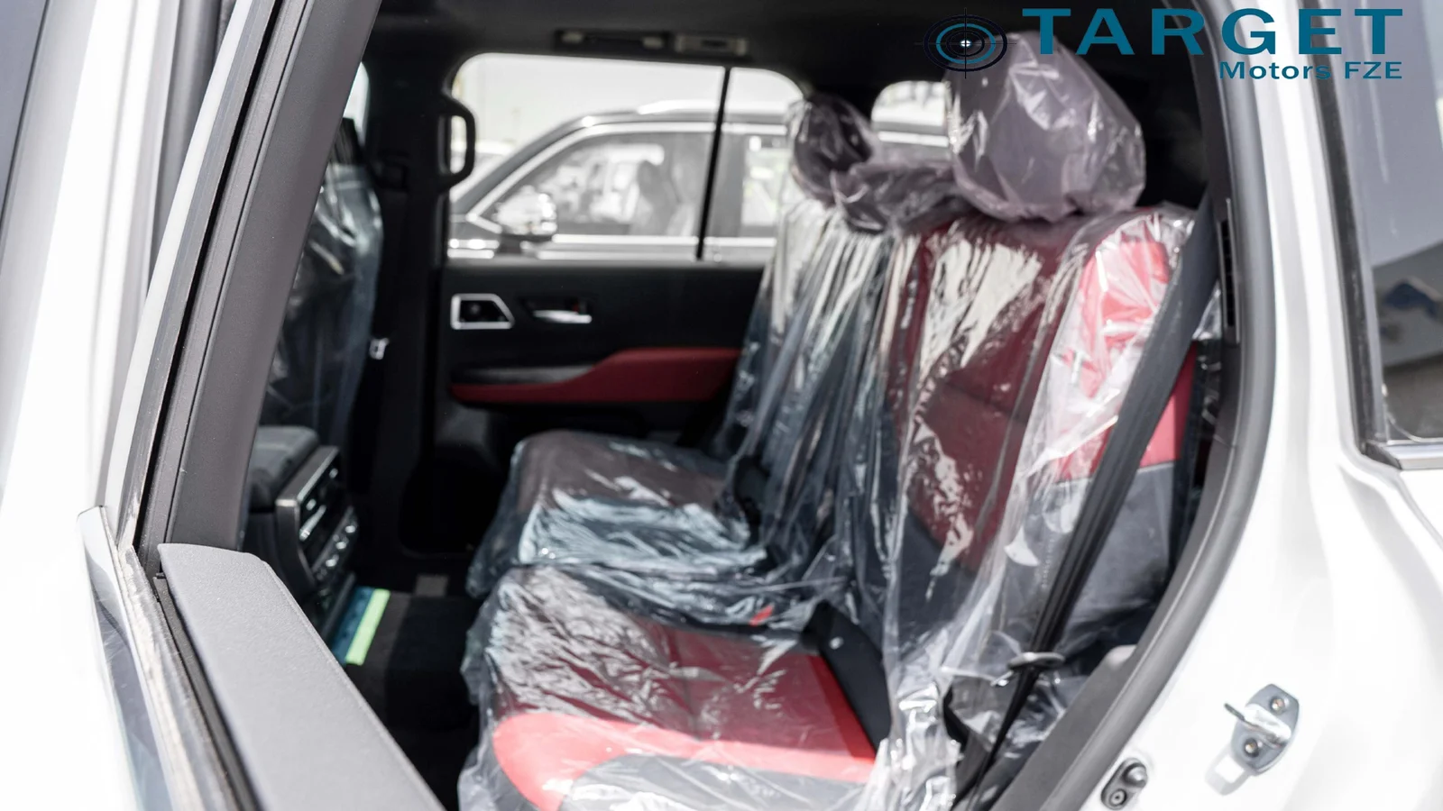 TOYOTA LAND CRUISER VXR 3.5 L AT HYBRID 2025