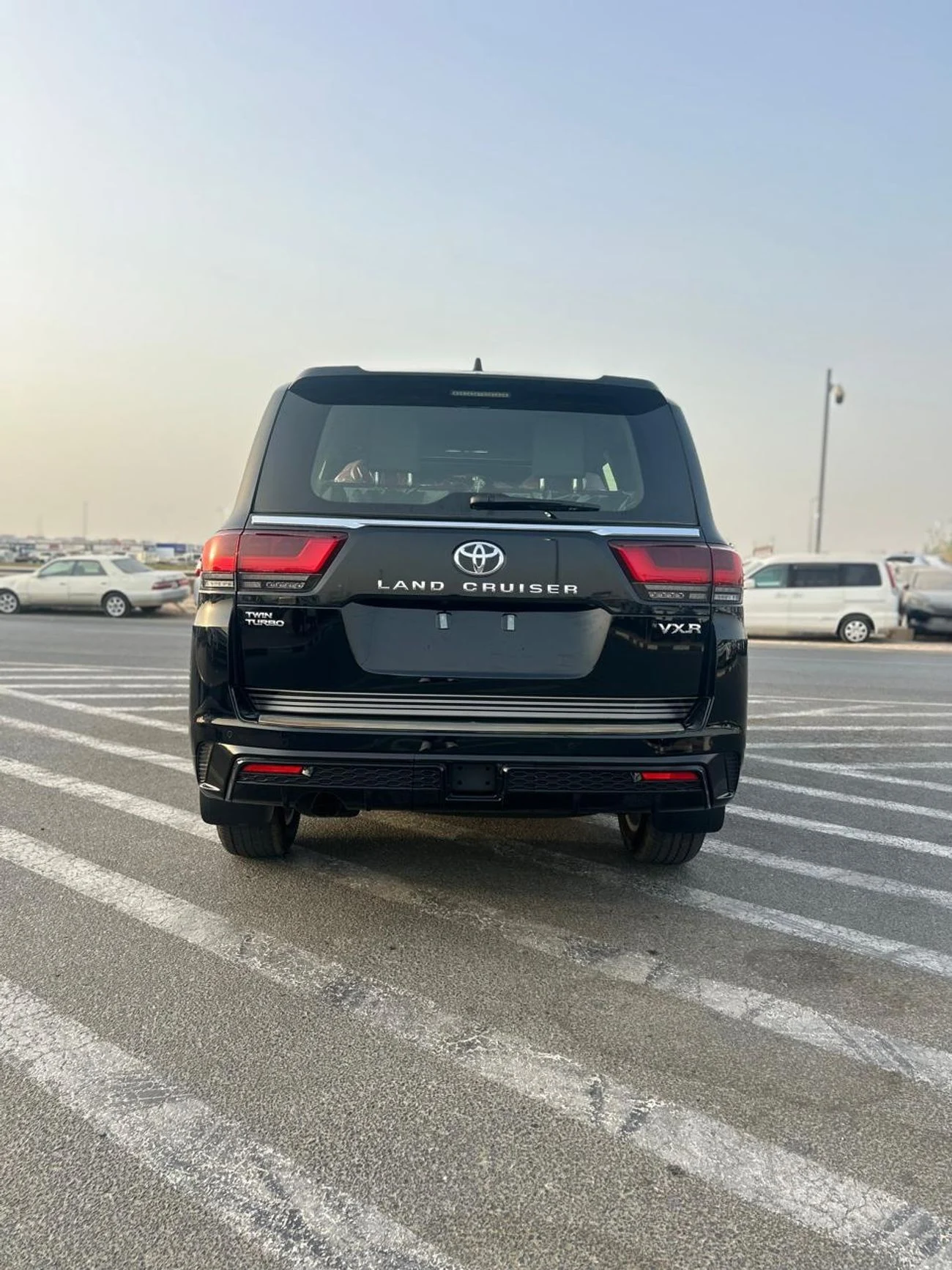 Toyota Land Cruiser VXR 3.5L _ BLACK