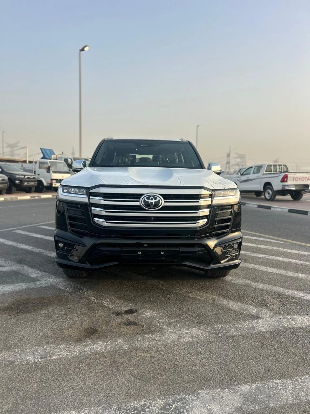 Toyota Land Cruiser VXR 3.5L _ BLACK