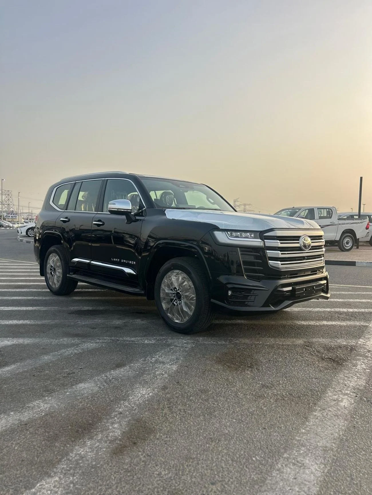 Toyota Land Cruiser VXR 3.5L _ BLACK