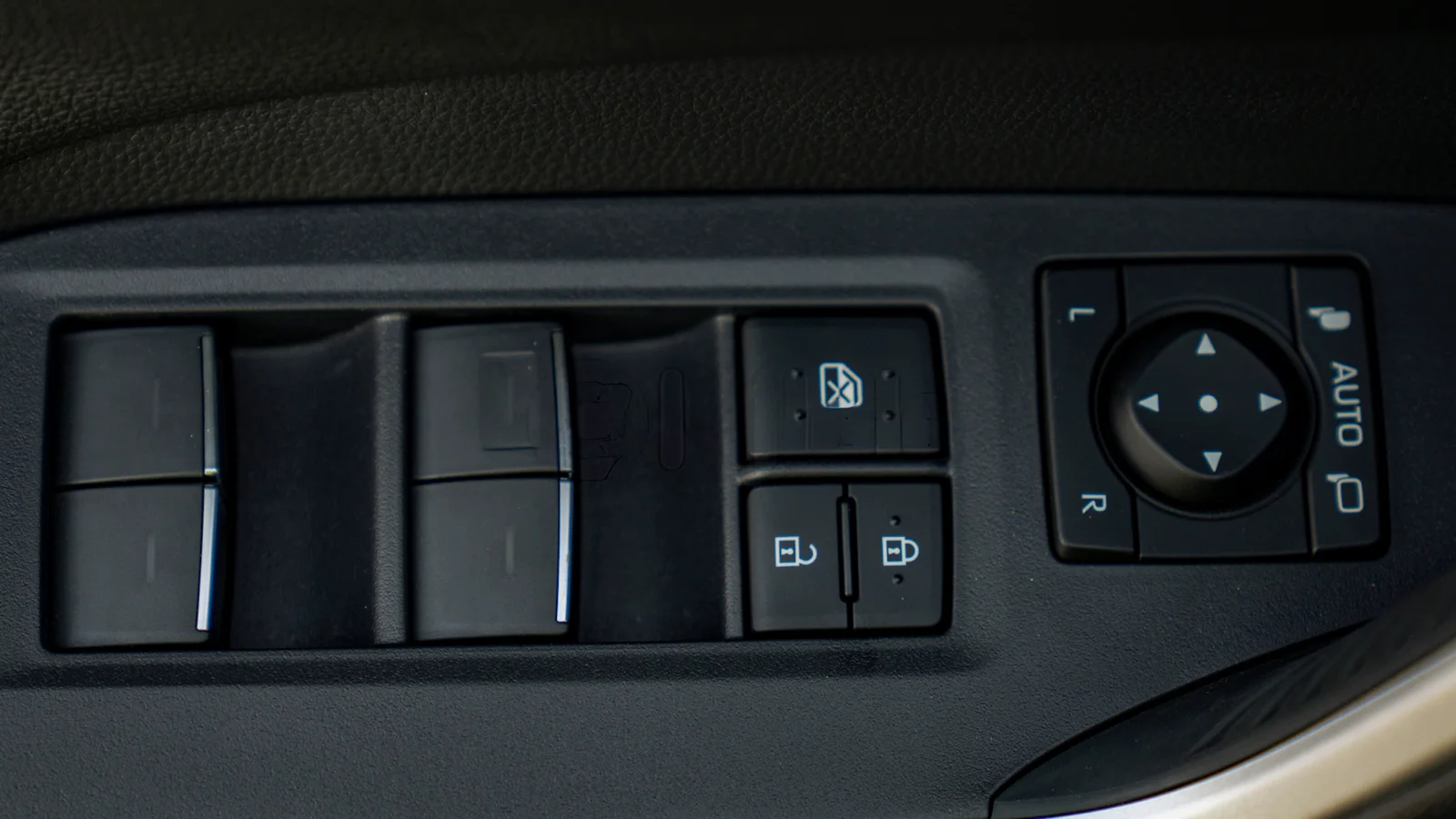 TOYOTA RAV4 2.0P AT 4X4 MY2025 – SILVER