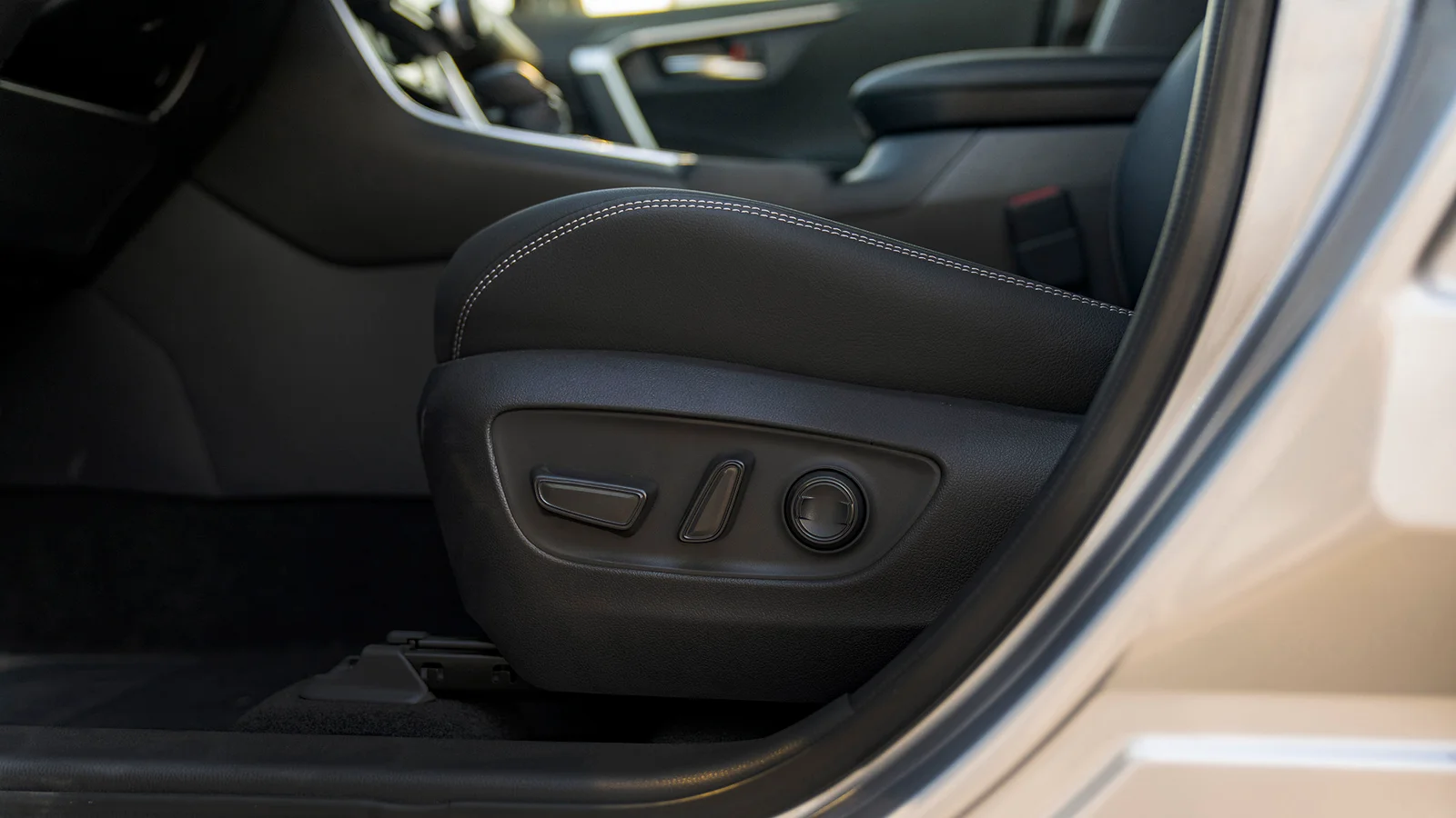 TOYOTA RAV4 2.0P AT 4X4 MY2025 – SILVER