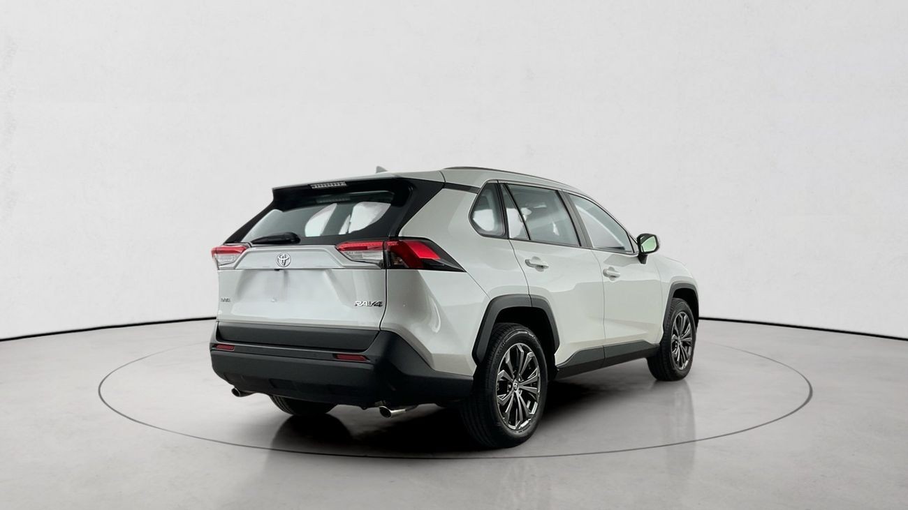 Toyota RAV4 2.5 VX 2026 _ WHITE