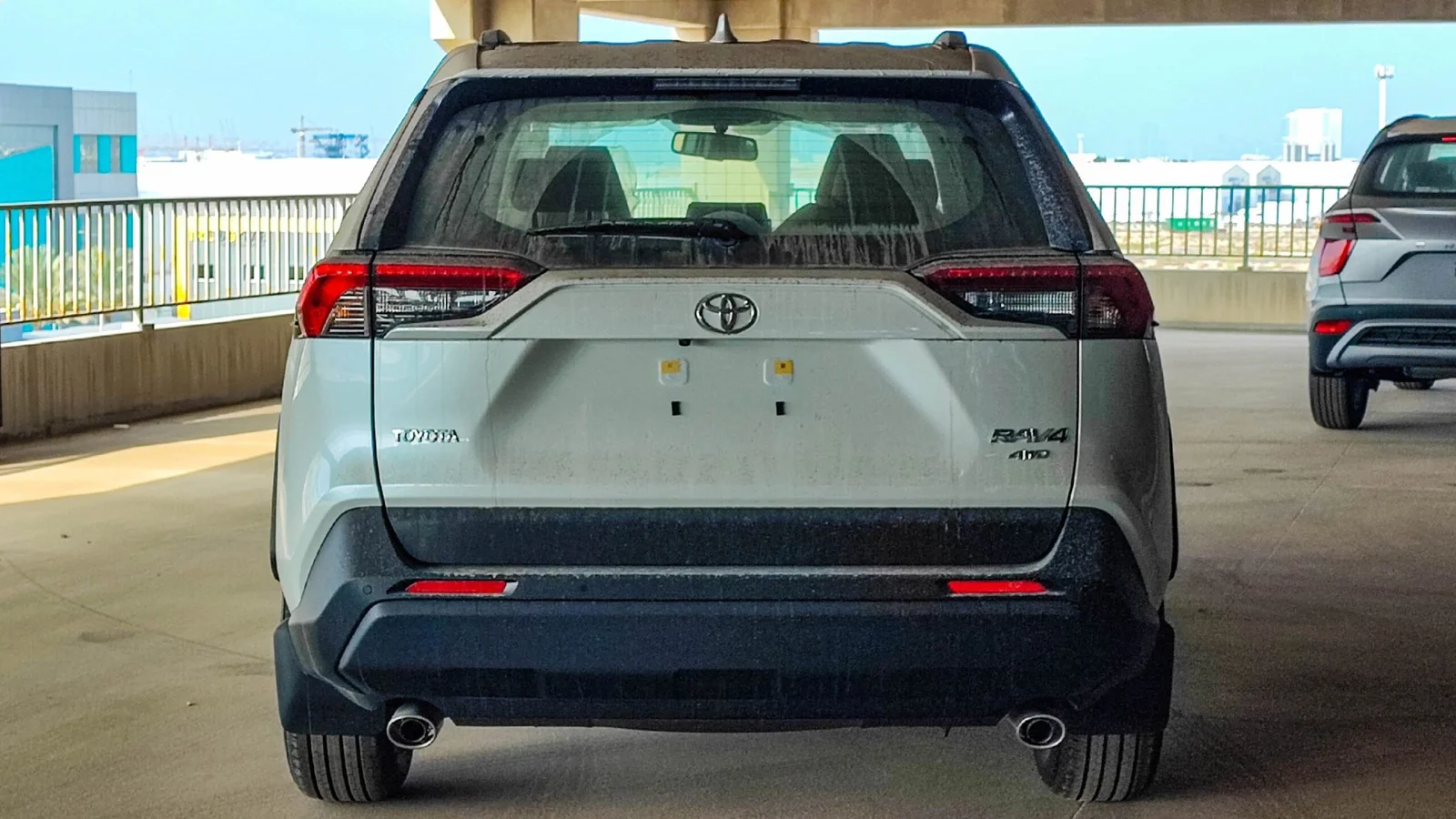 Toyota RAV4 2.5L AWD XLE – G AT