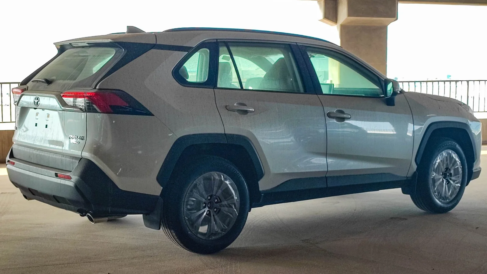 Toyota RAV4 2.5L AWD XLE – G AT