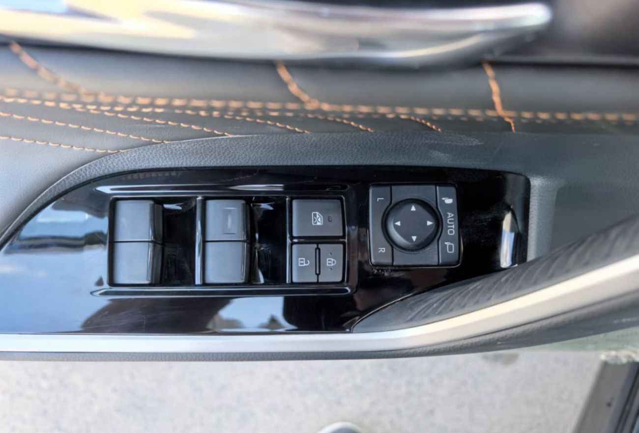 Toyota RAV4 Hybrid 2.5L E-CVT 4WD 2026
